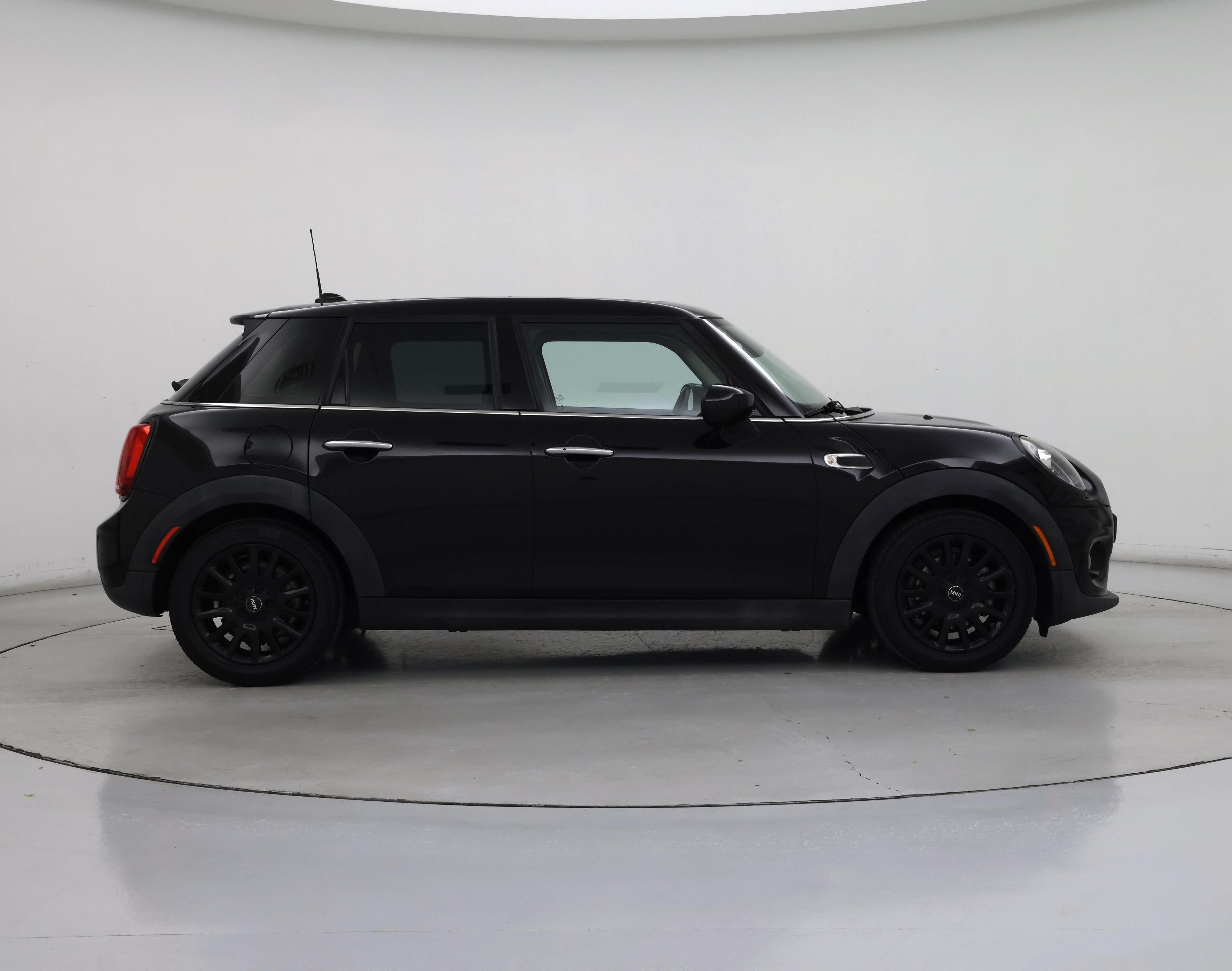Thumbnail: 2021 MINI Cooper Hardtop - 7