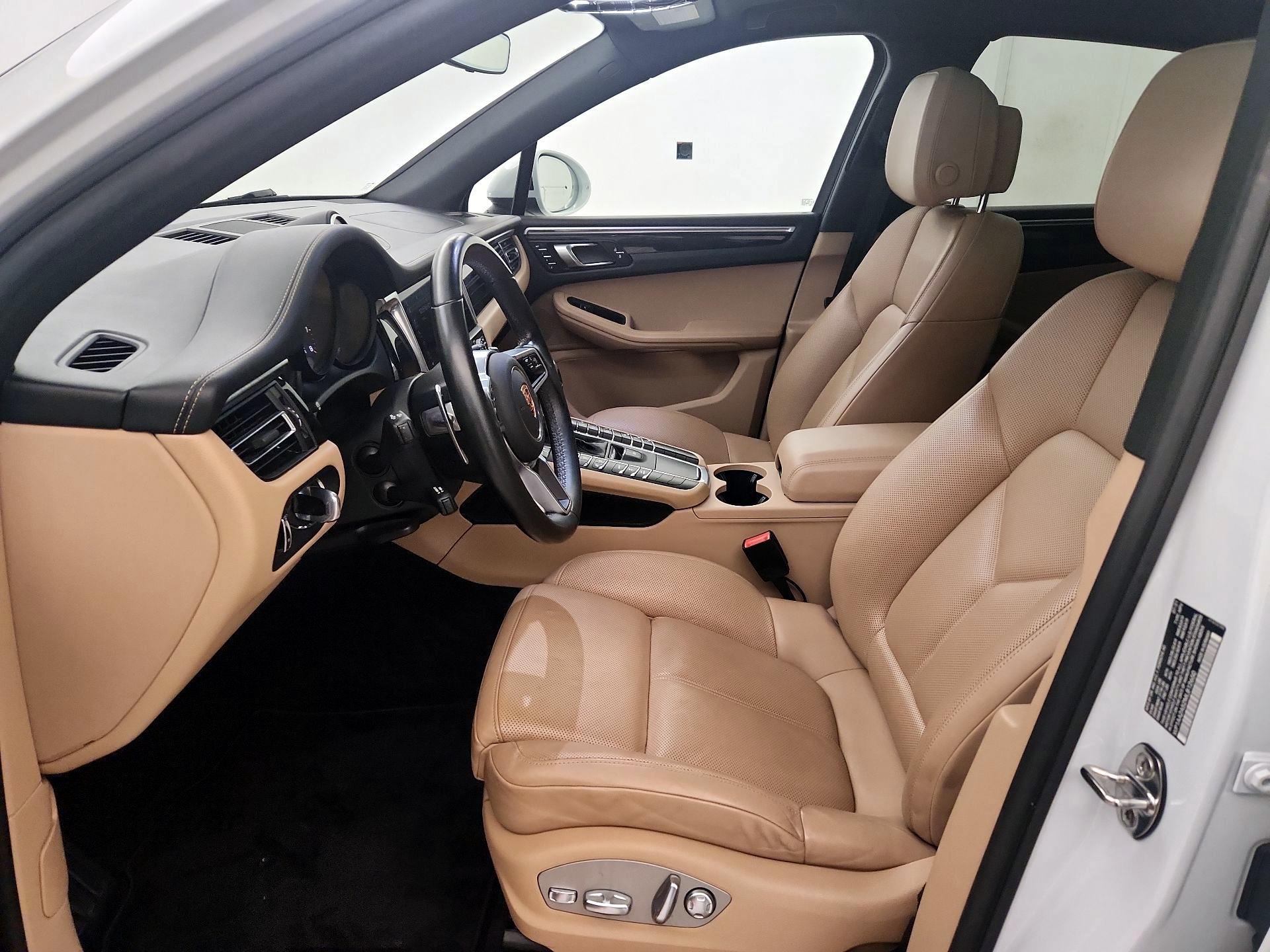 Thumbnail: 2021 Porsche Macan - 11