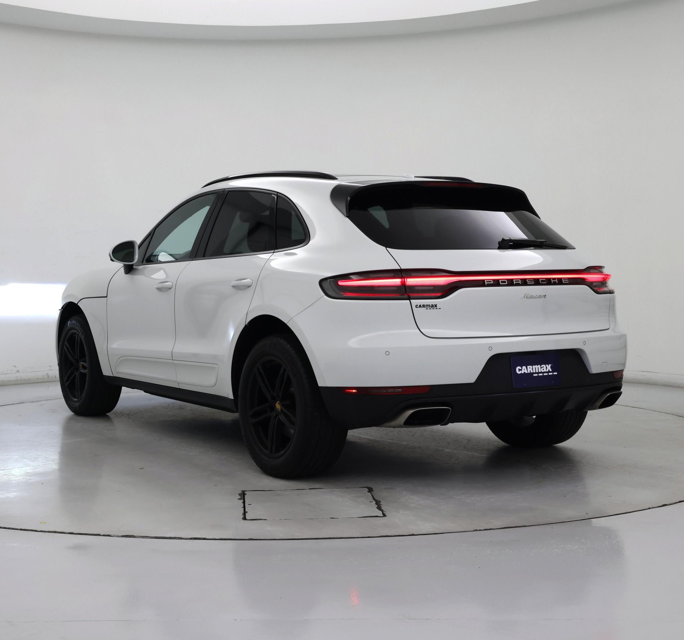 Thumbnail: 2021 Porsche Macan - 2