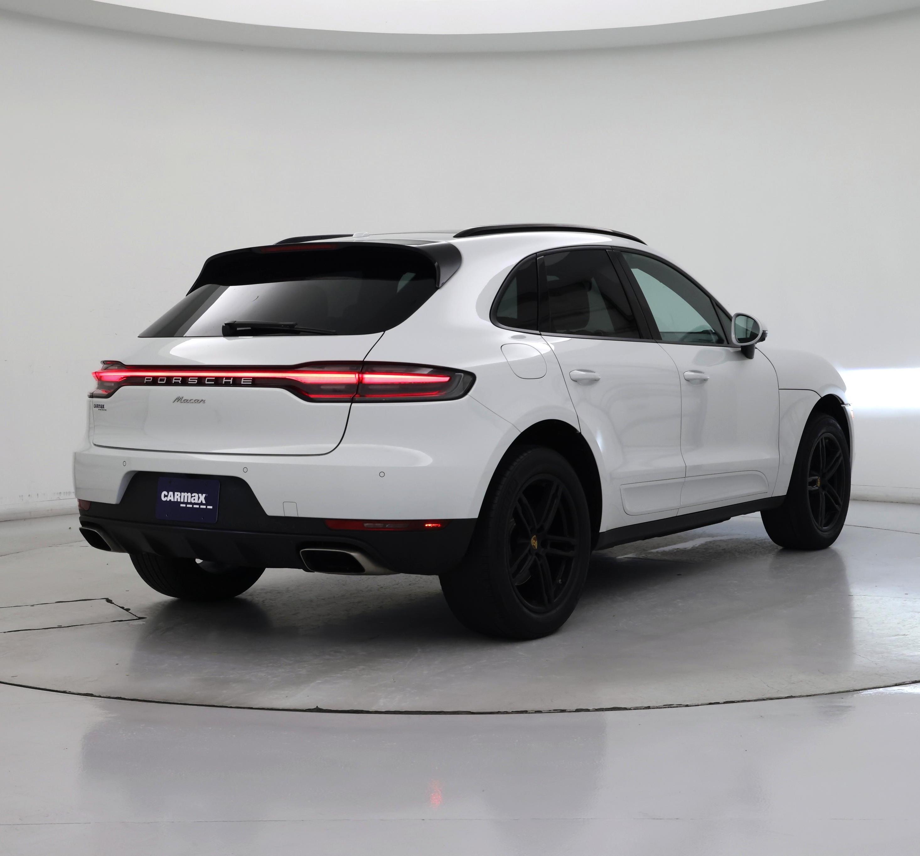 Thumbnail: 2021 Porsche Macan - 8