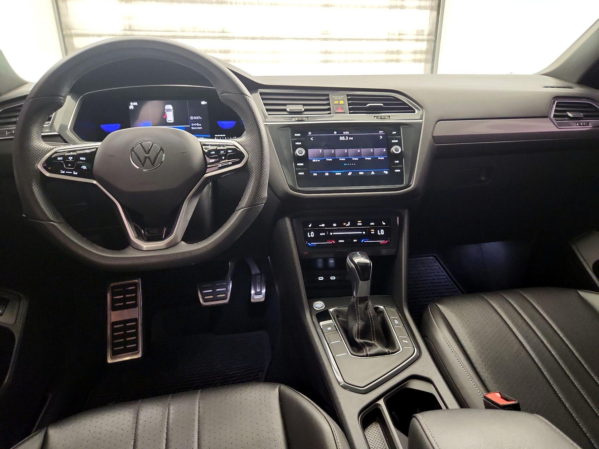 Thumbnail: 2022 Volkswagen Tiguan - 9
