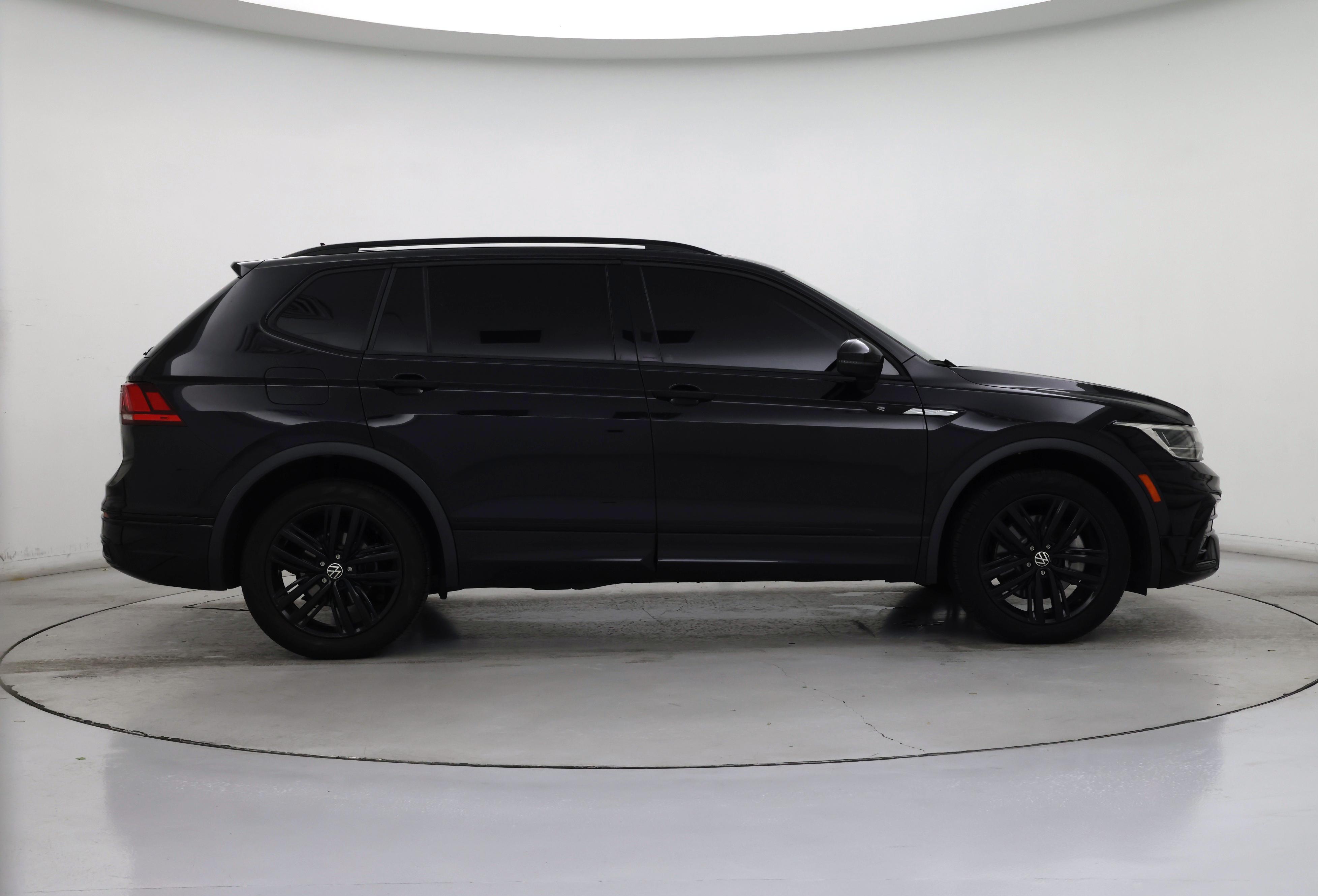 Thumbnail: 2022 Volkswagen Tiguan - 7