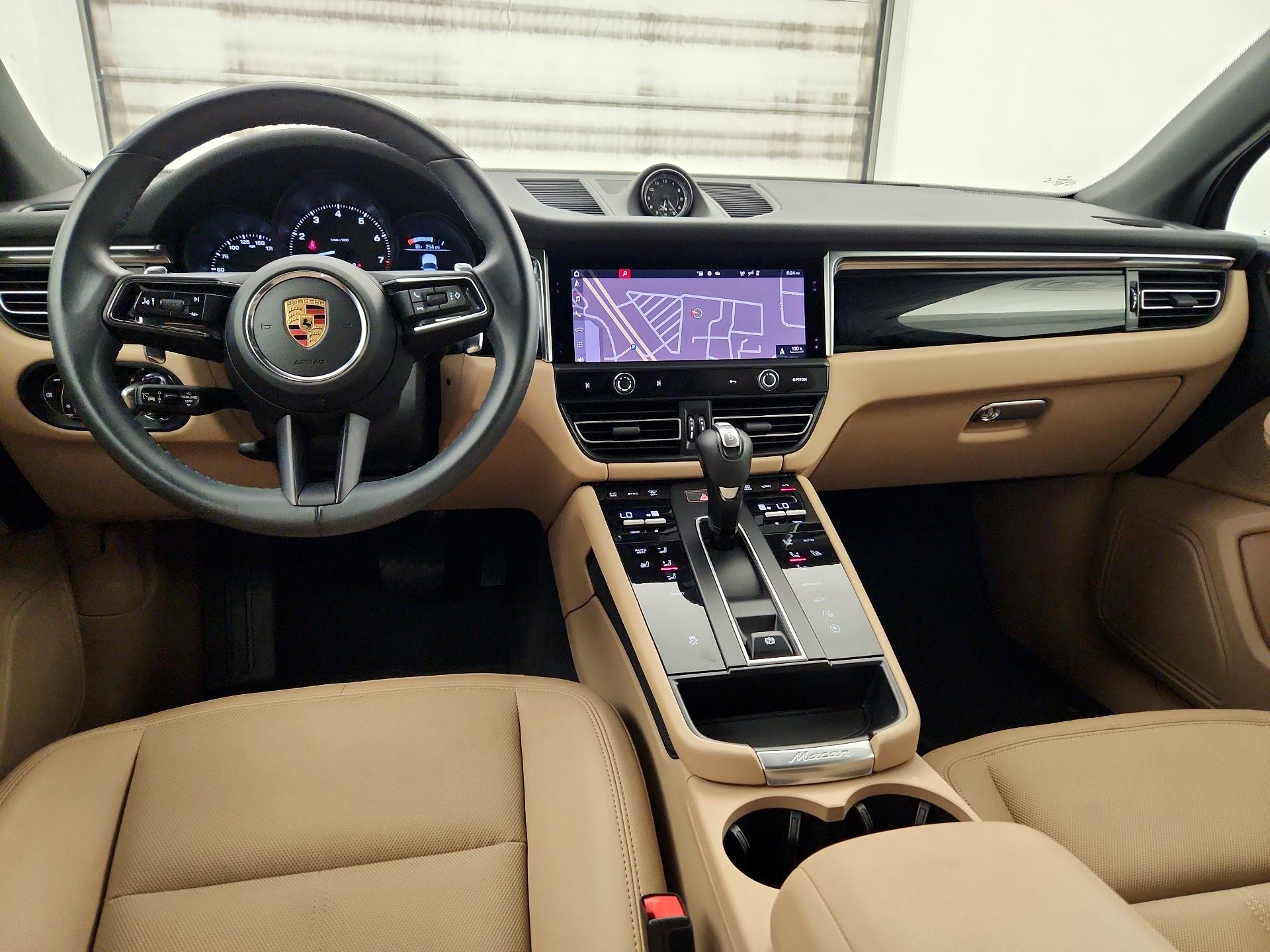 Thumbnail: 2023 Porsche Macan - 9