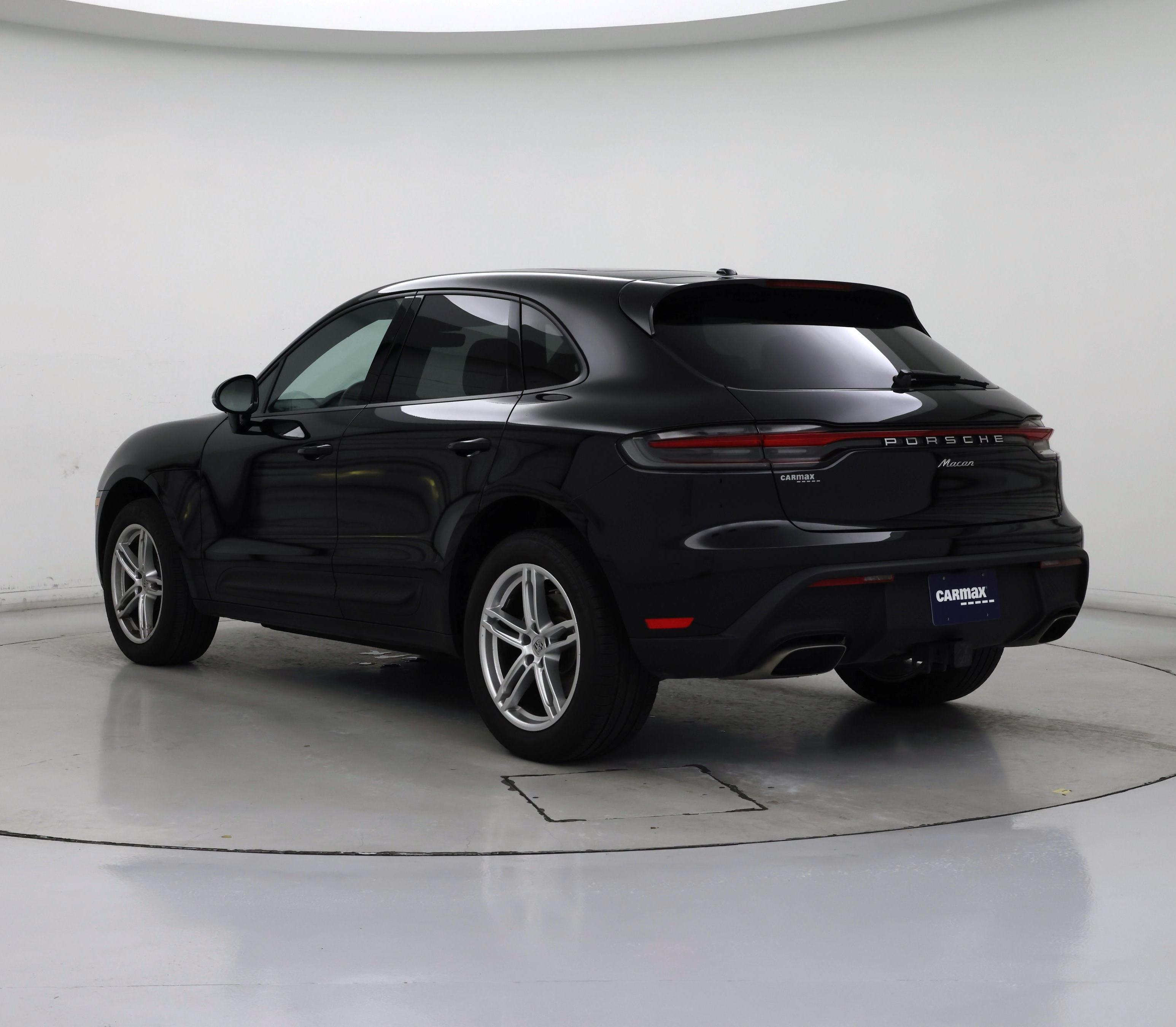 Thumbnail: 2023 Porsche Macan - 2