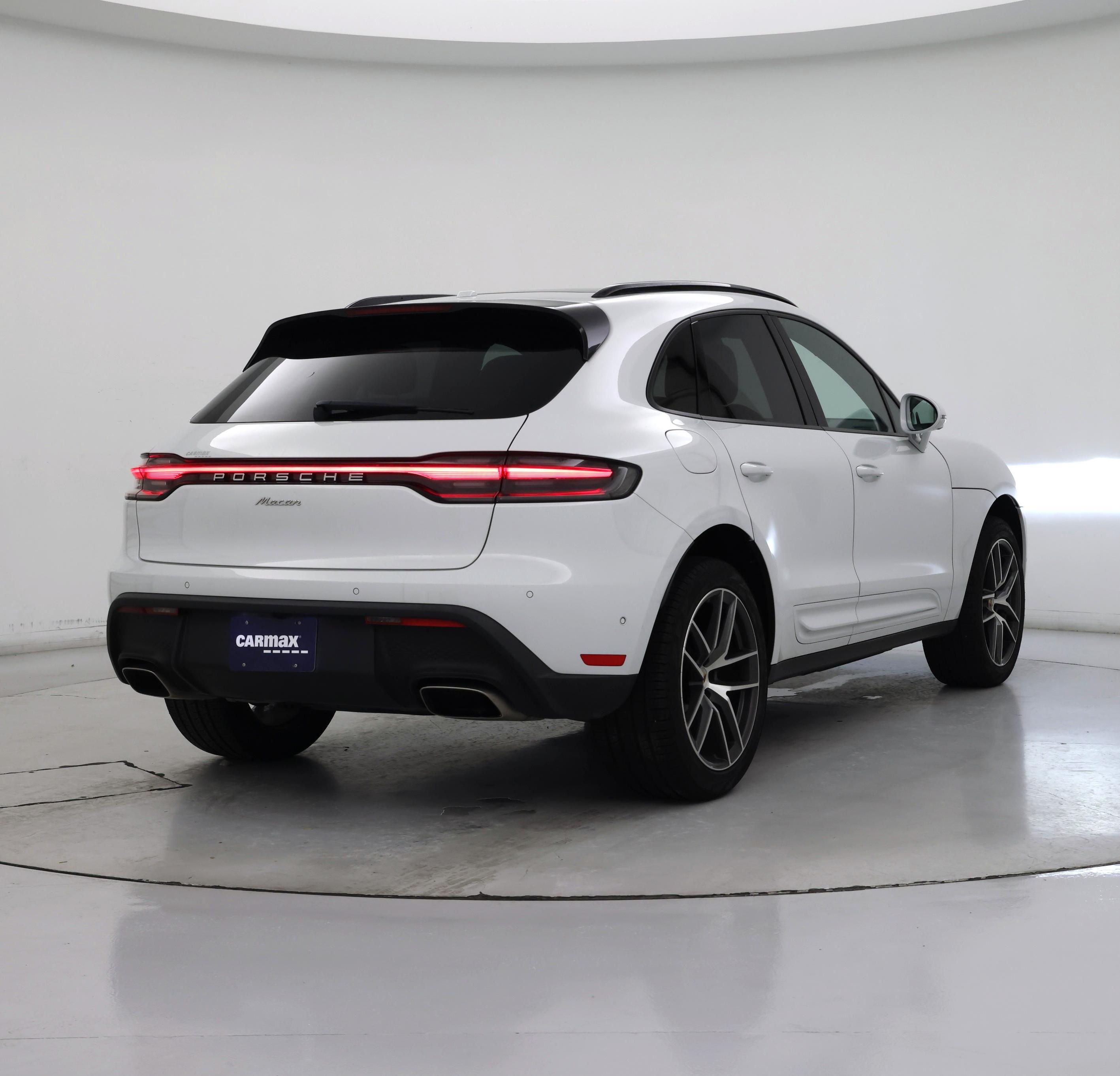 Thumbnail: 2023 Porsche Macan - 8