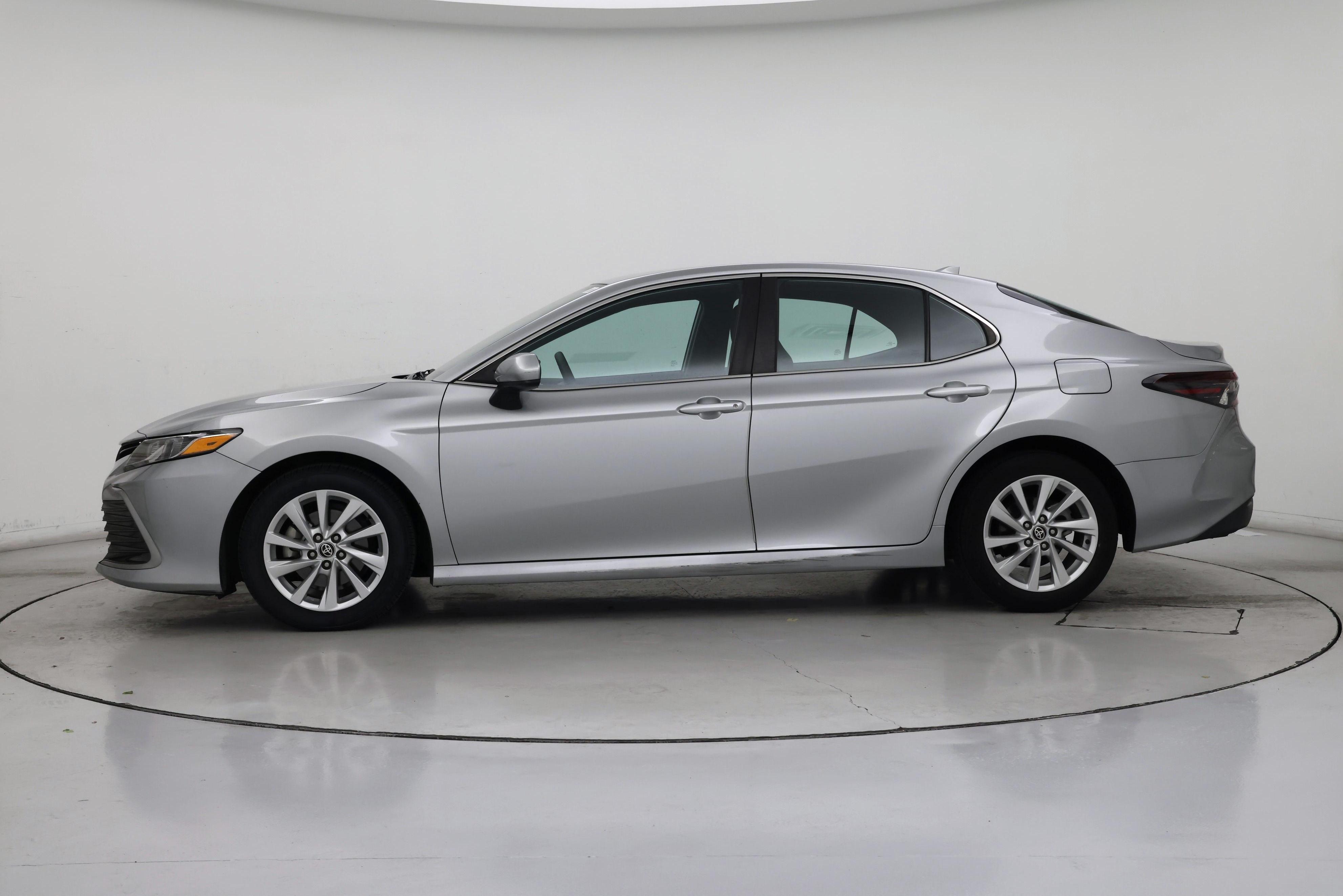 Thumbnail: 2022 Toyota Camry - 3
