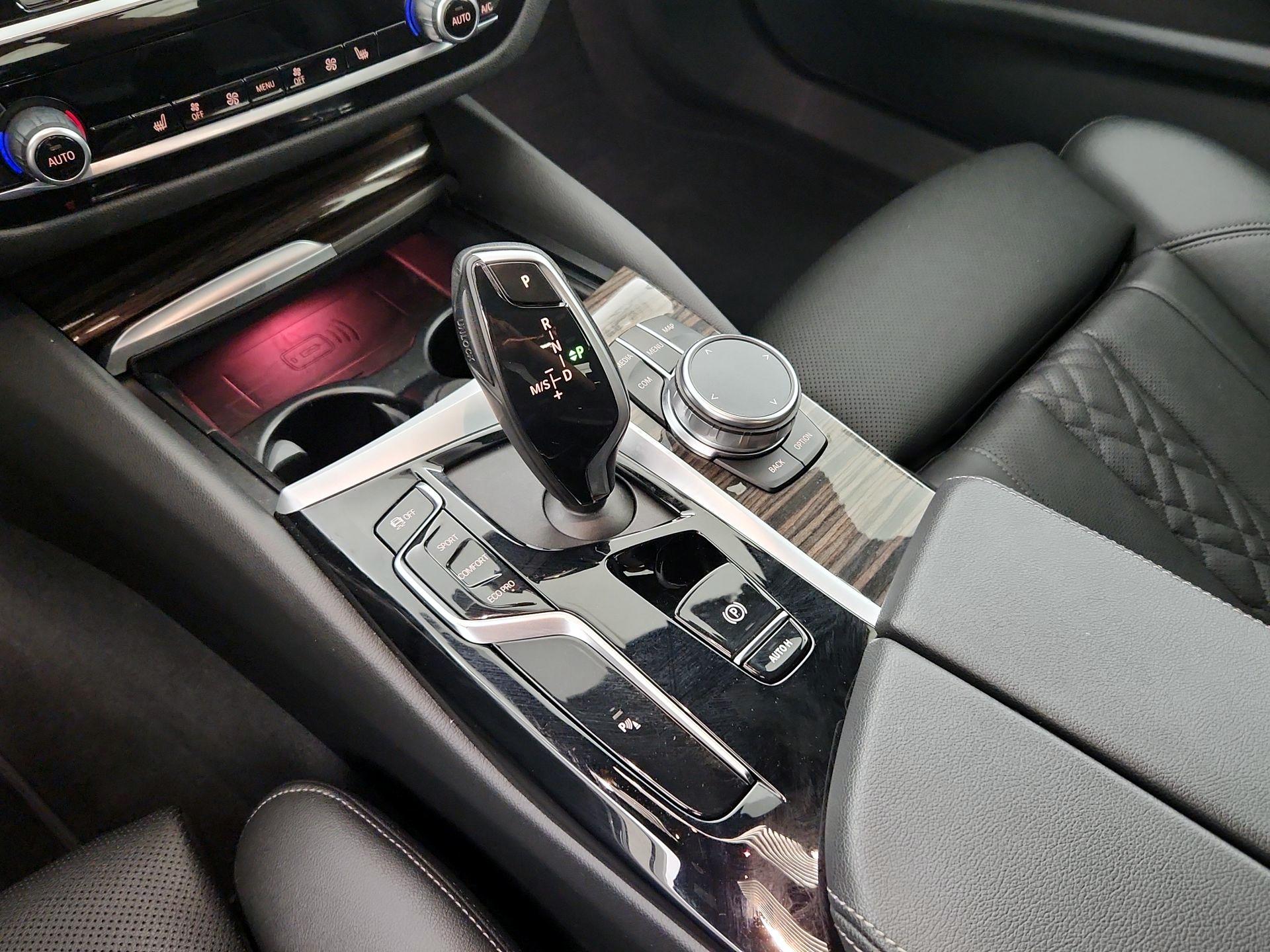 Thumbnail: 2023 BMW 5 Series - 18