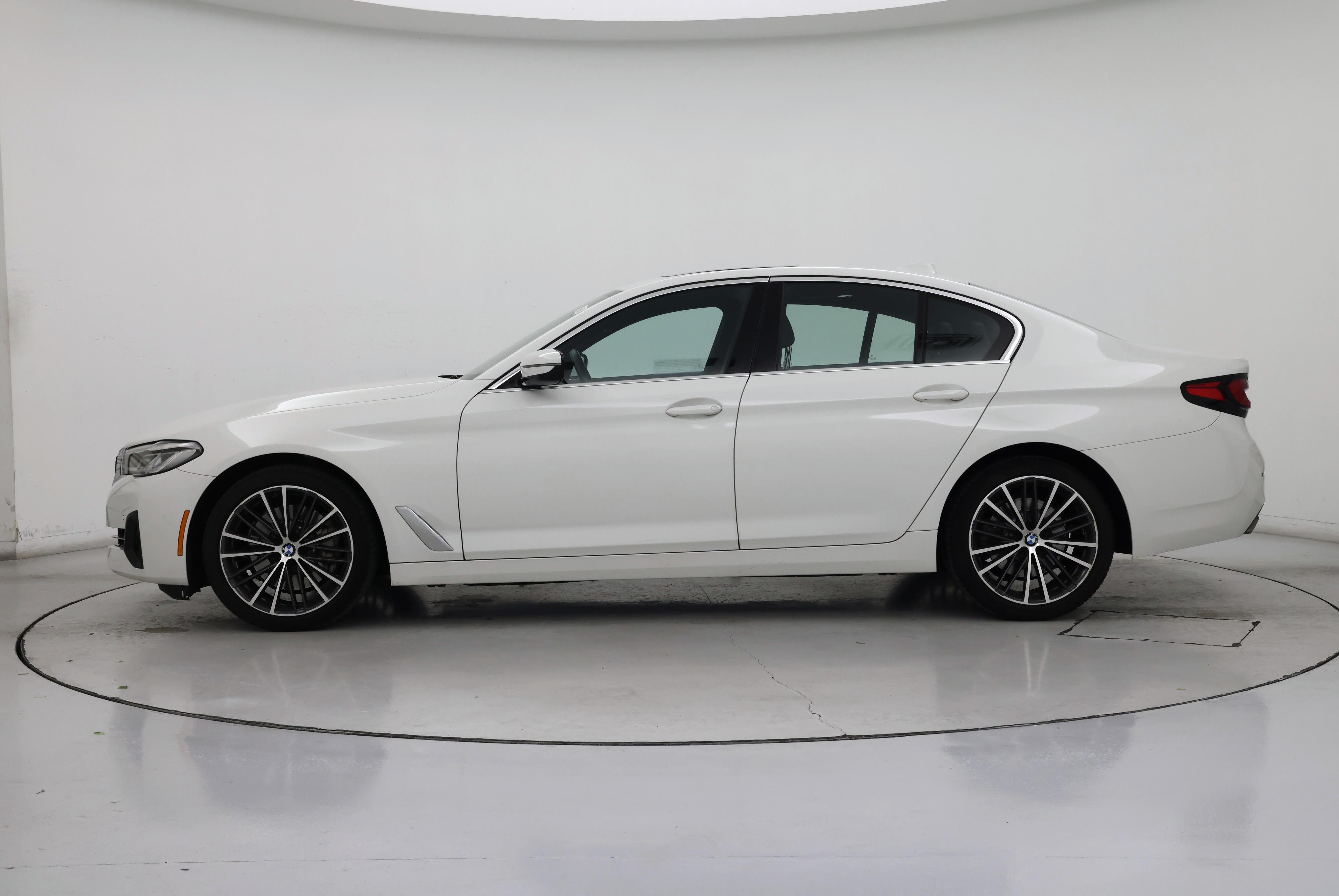 Thumbnail: 2023 BMW 5 Series - 3