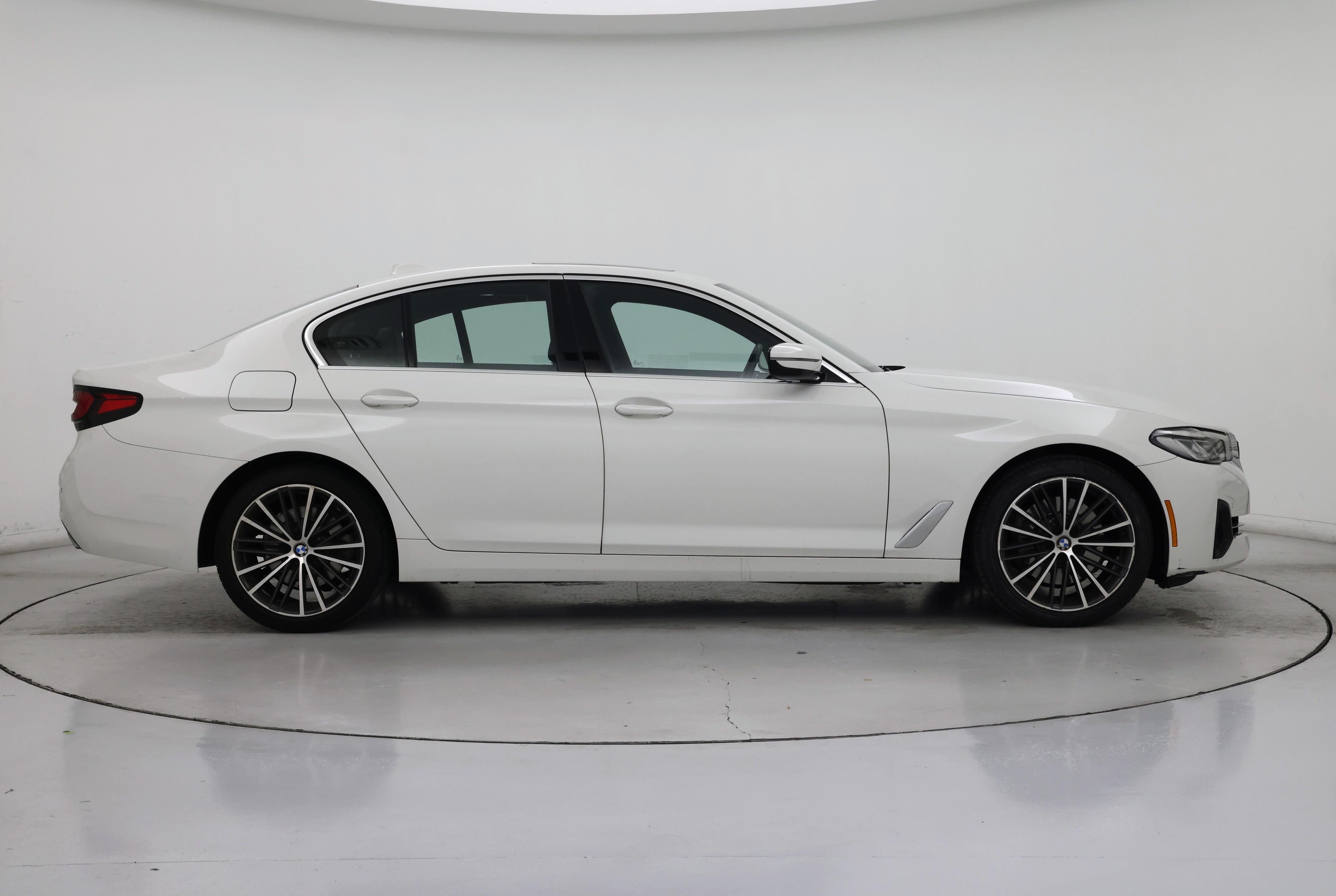 Thumbnail: 2023 BMW 5 Series - 7