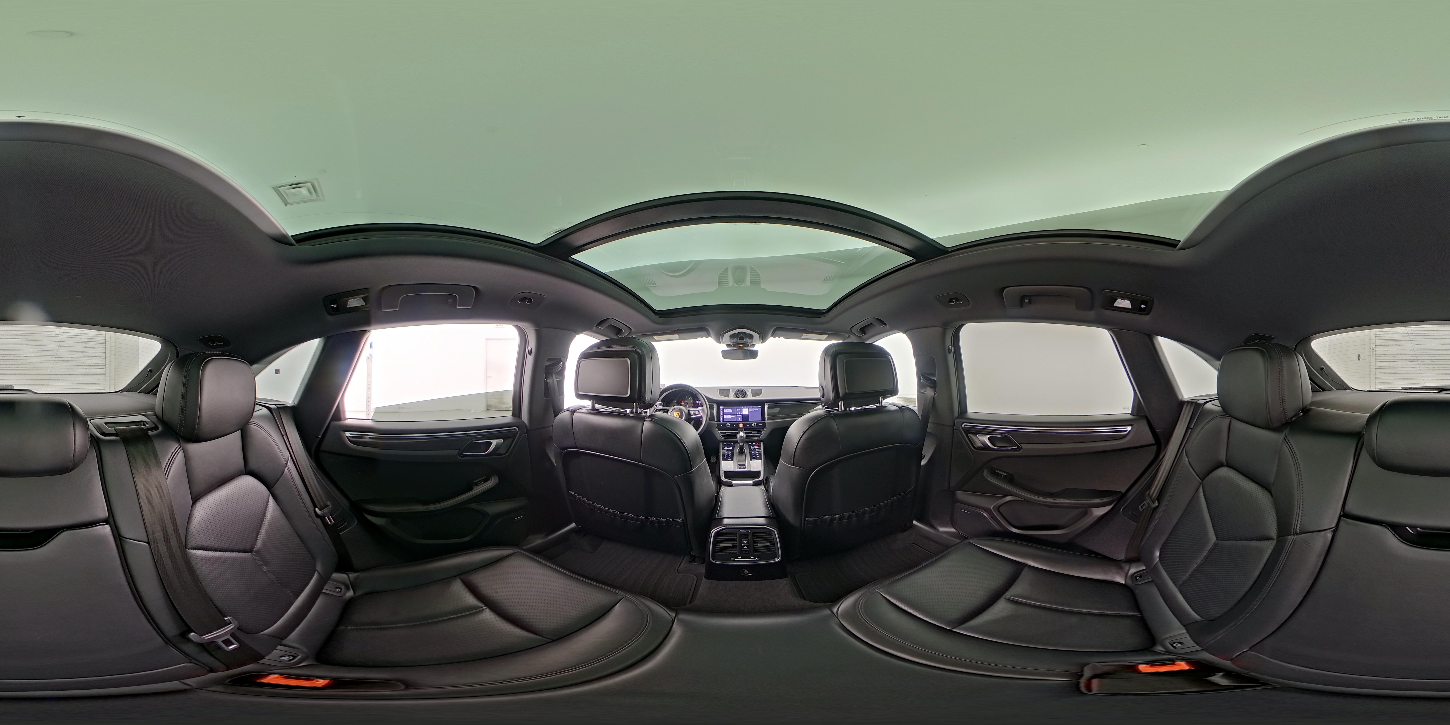 2023 Porsche Macan T - Photo 27