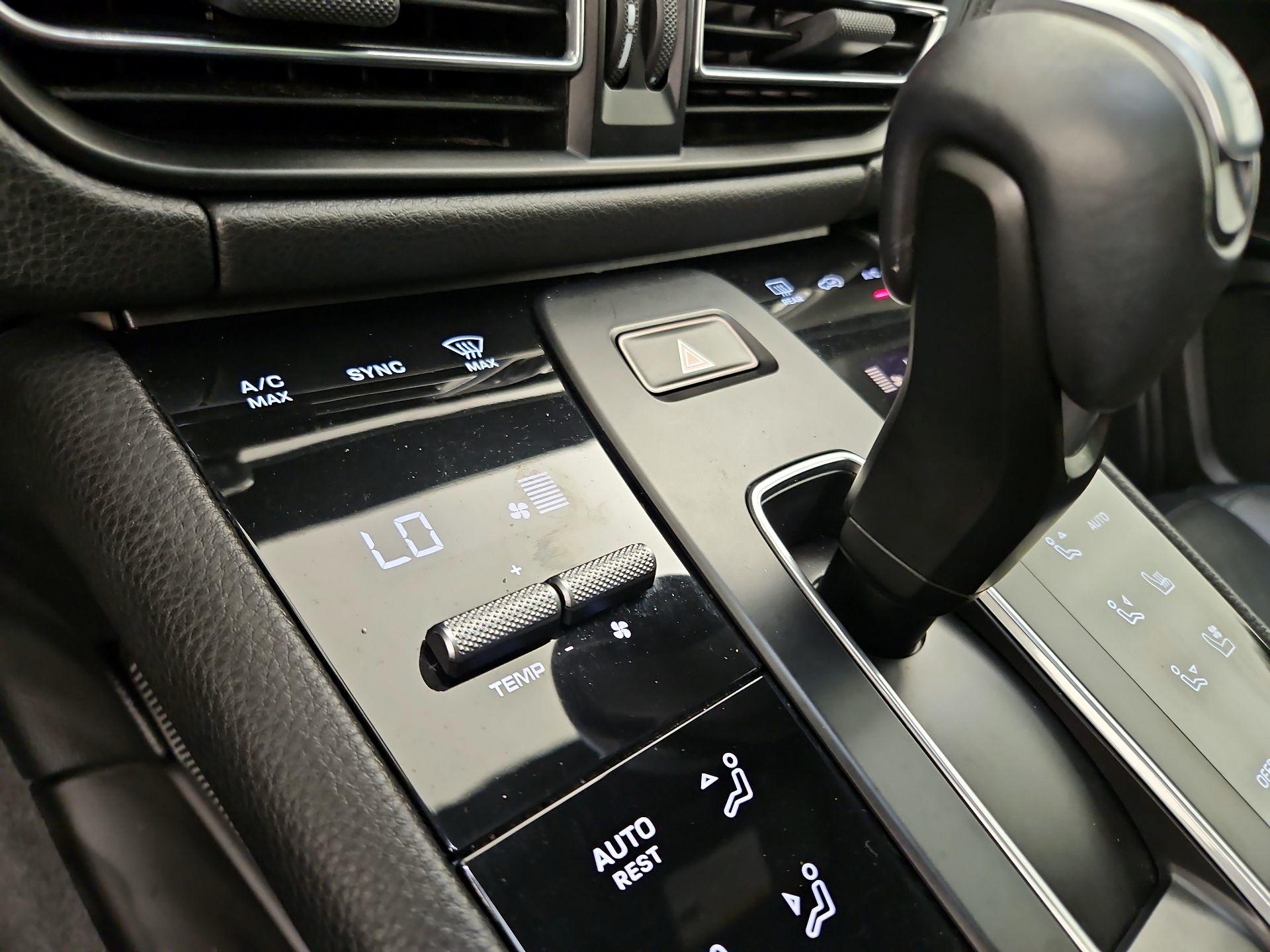Thumbnail: 2023 Porsche Macan - 17