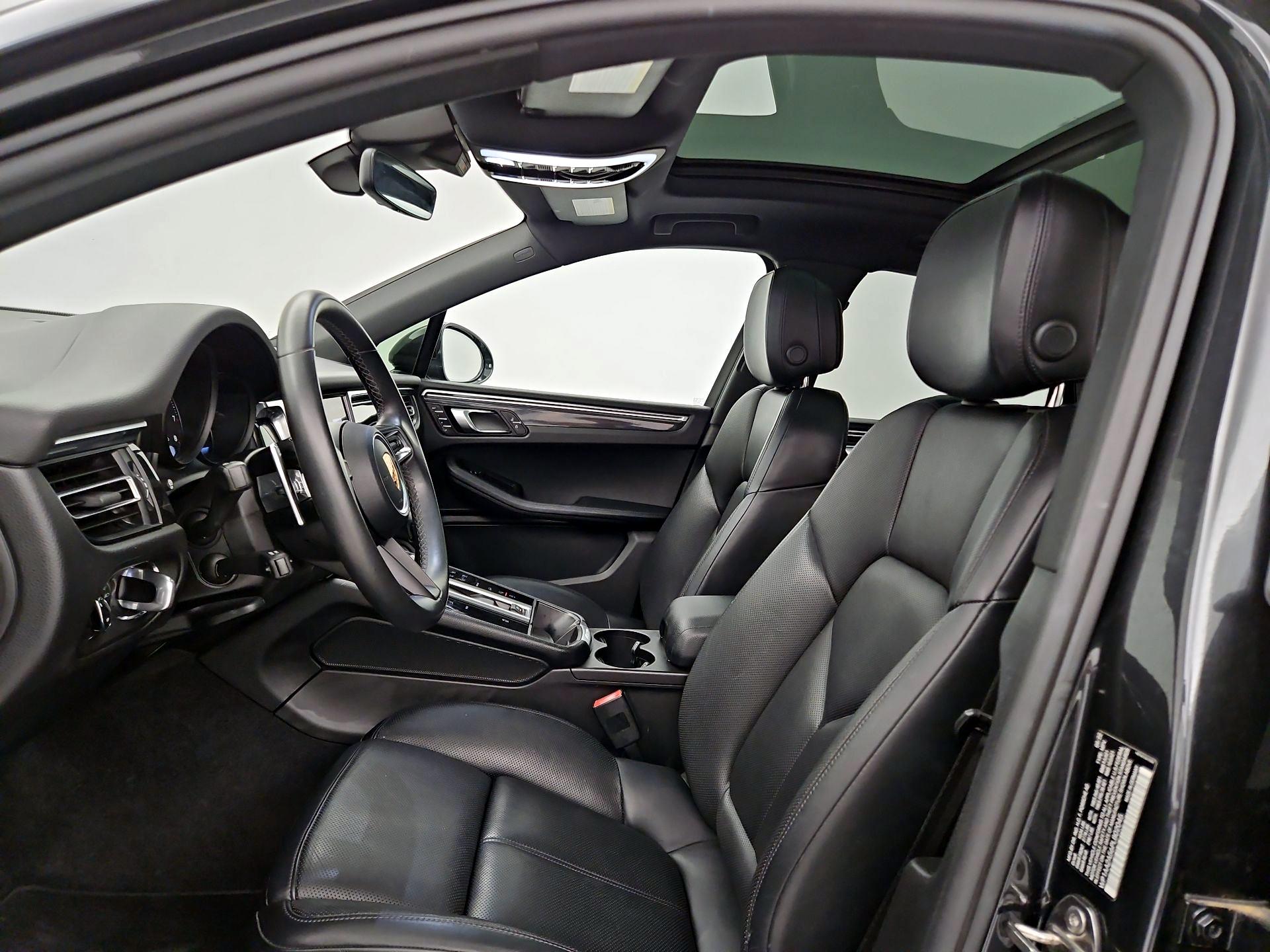 Thumbnail: 2023 Porsche Macan - 20