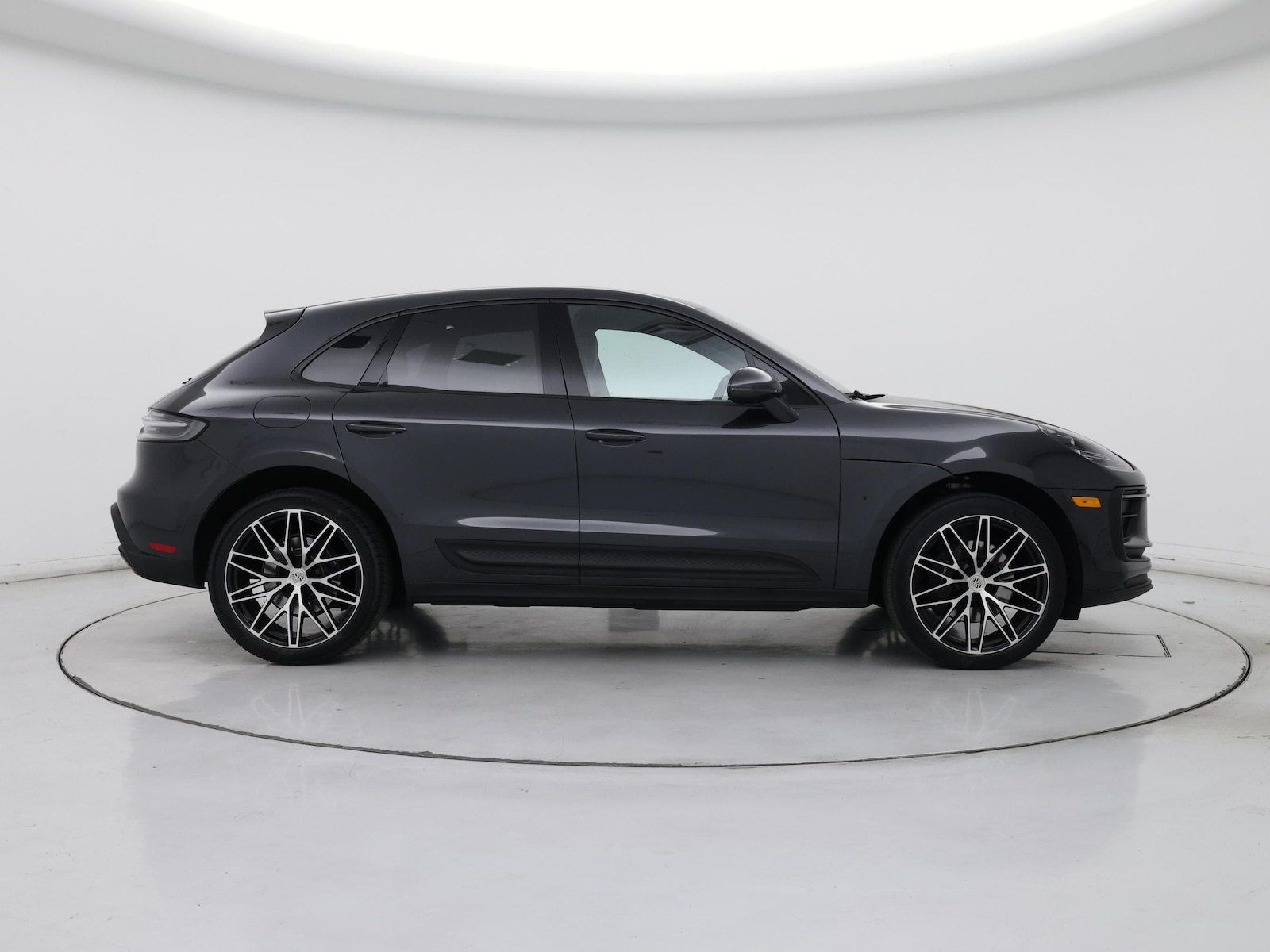 2023 Porsche Macan T - Photo 8