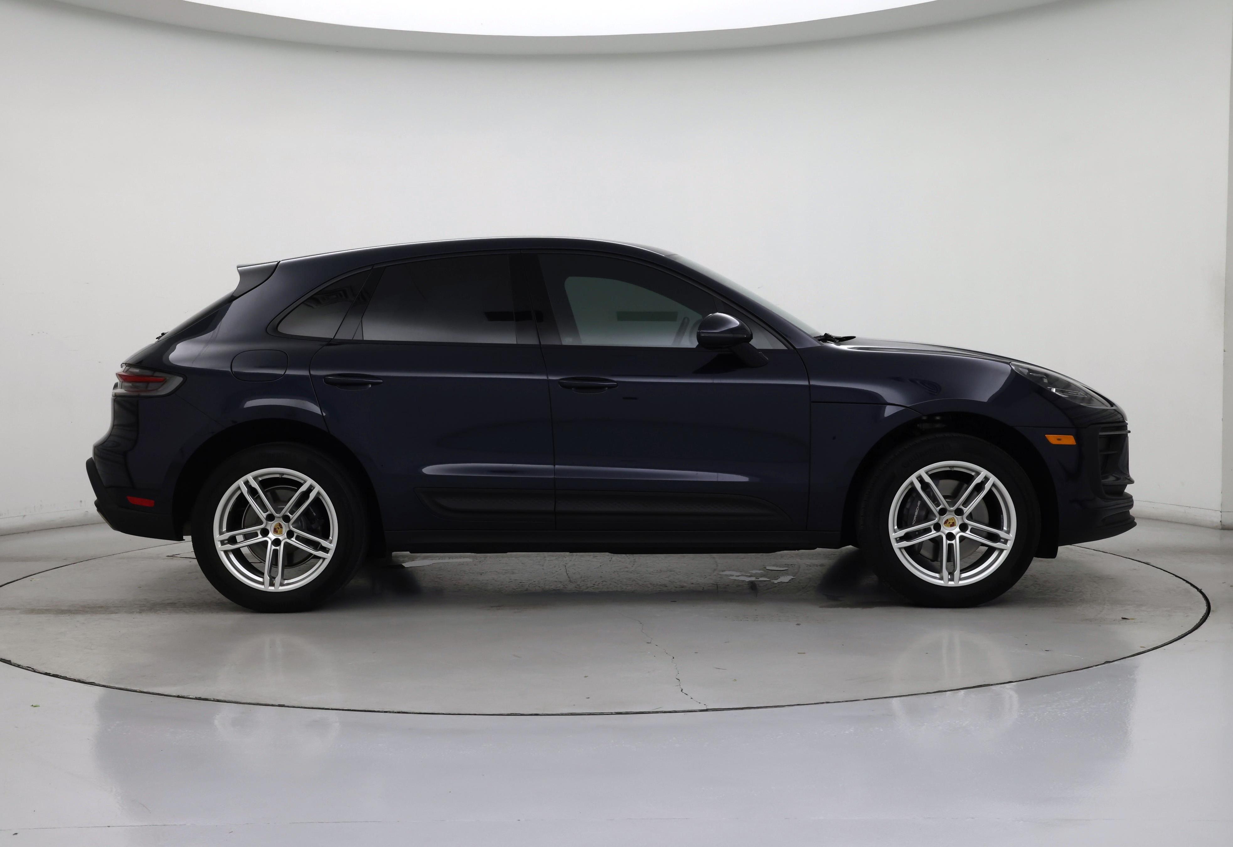 Thumbnail: 2023 Porsche Macan - 7