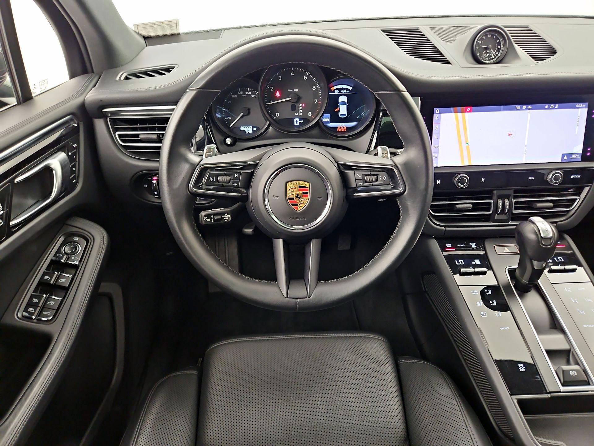 Thumbnail: 2023 Porsche Macan - 10
