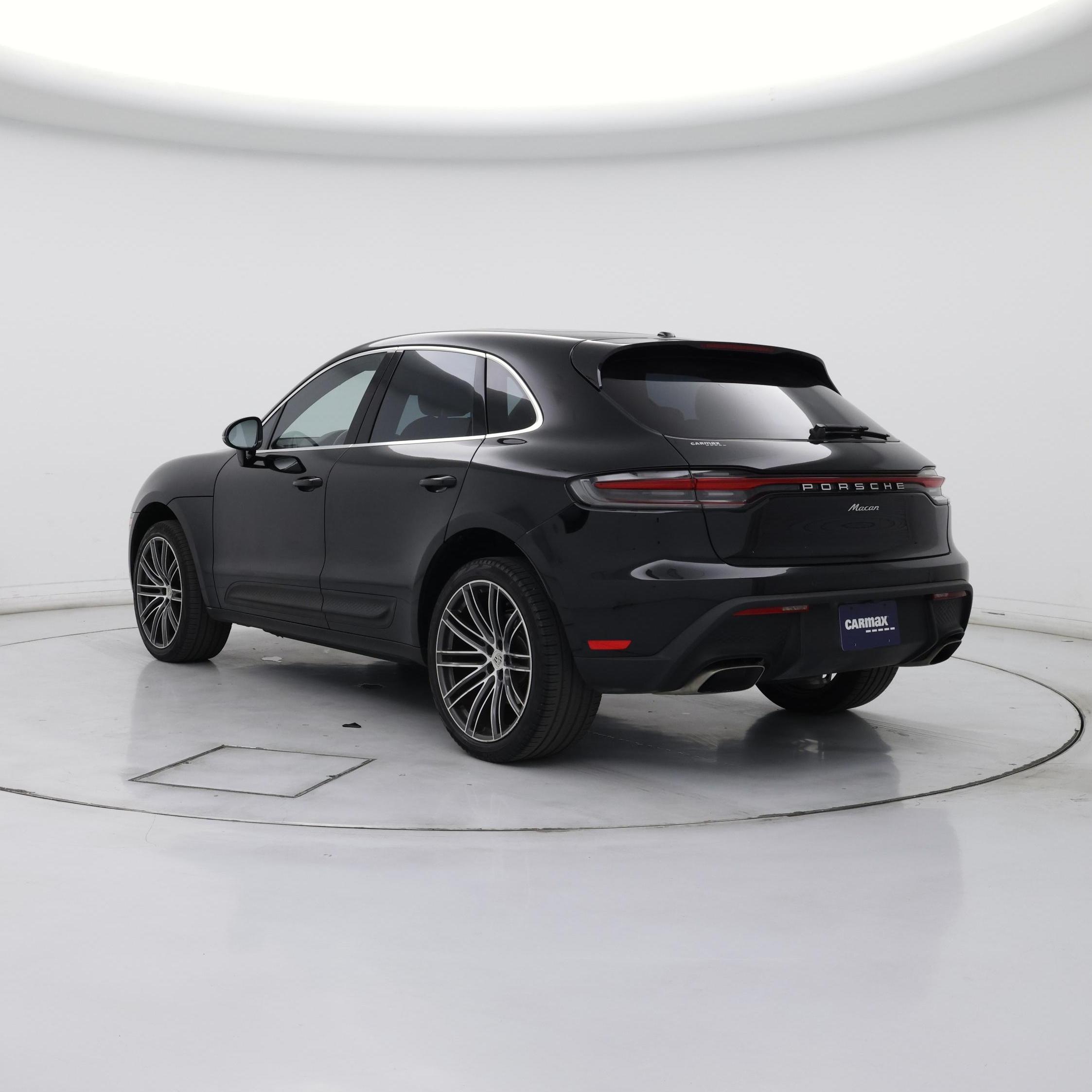 Thumbnail: 2023 Porsche Macan - 2