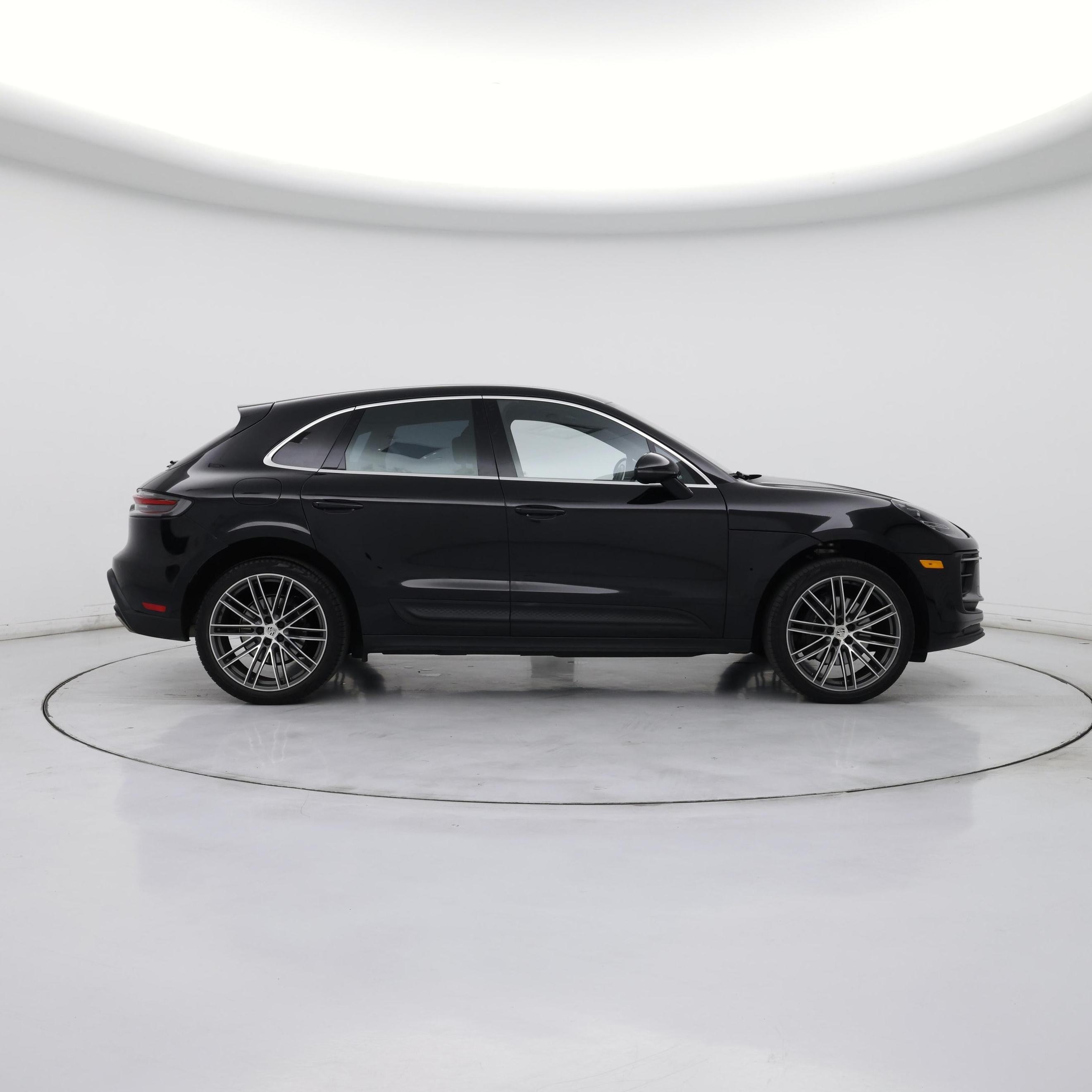 Thumbnail: 2023 Porsche Macan - 7
