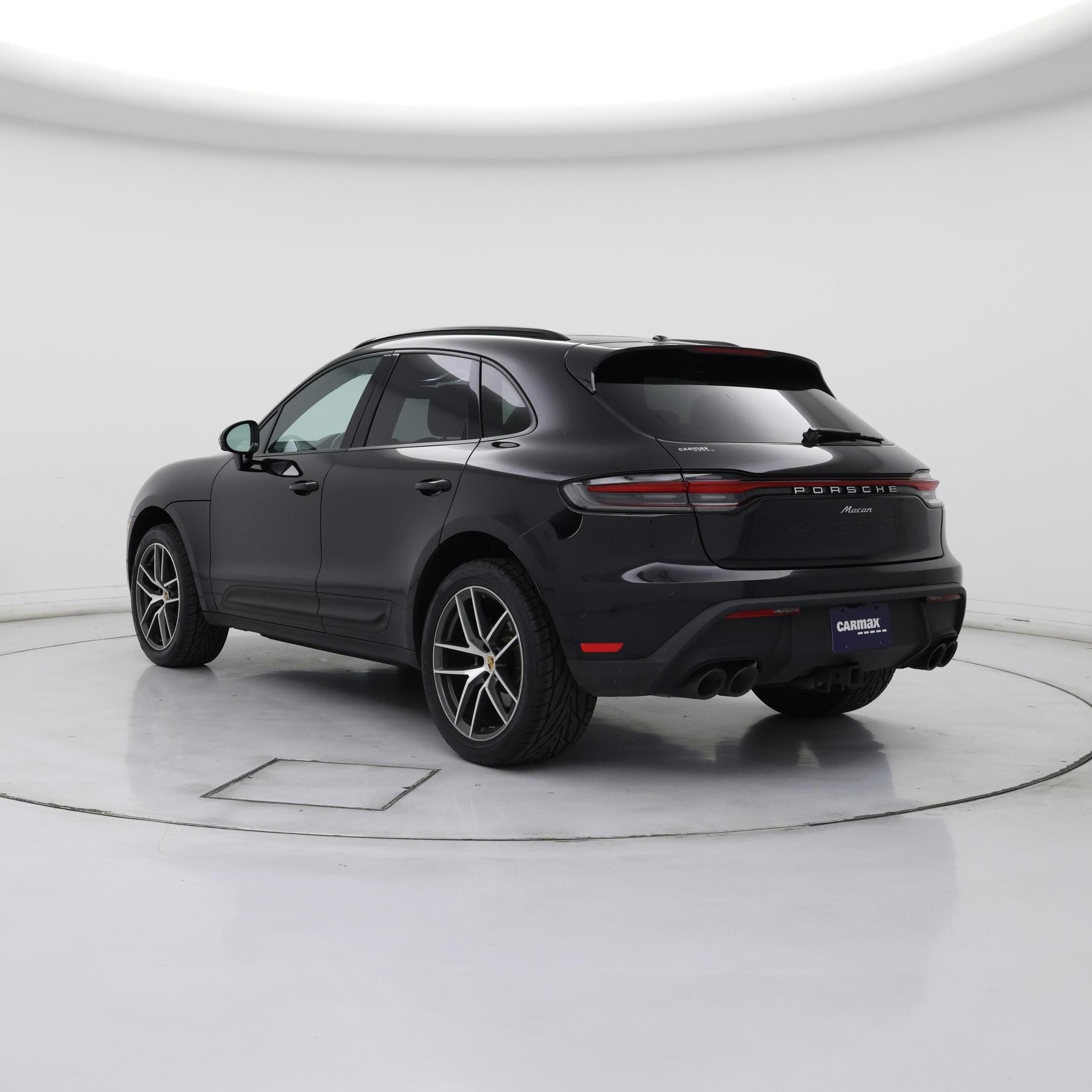 Thumbnail: 2023 Porsche Macan - 2