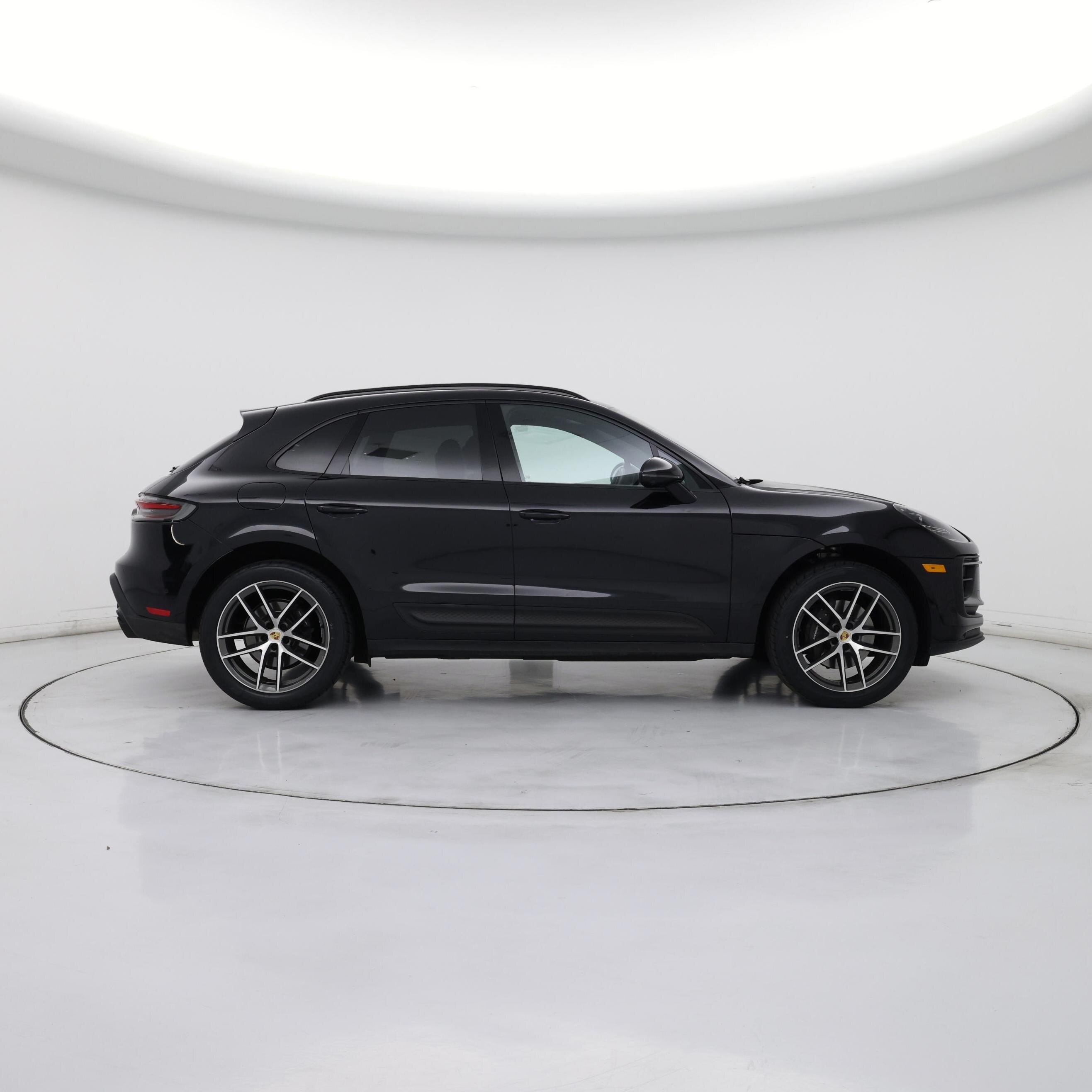 Thumbnail: 2023 Porsche Macan - 7