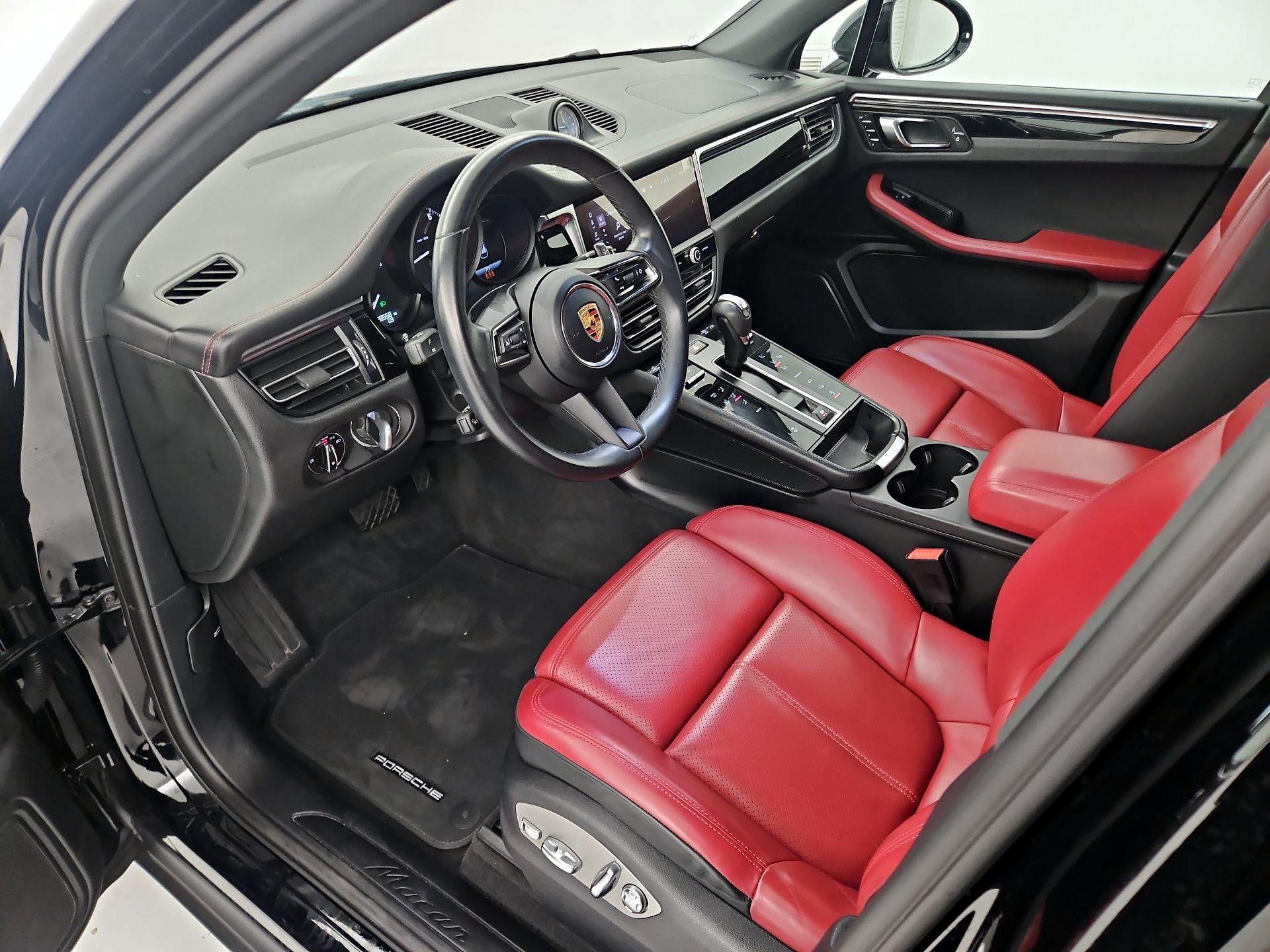 Thumbnail: 2023 Porsche Macan - 11