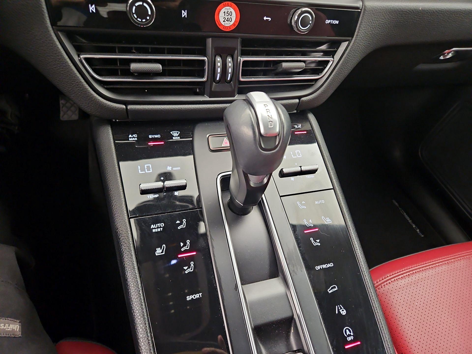 Thumbnail: 2023 Porsche Macan - 17