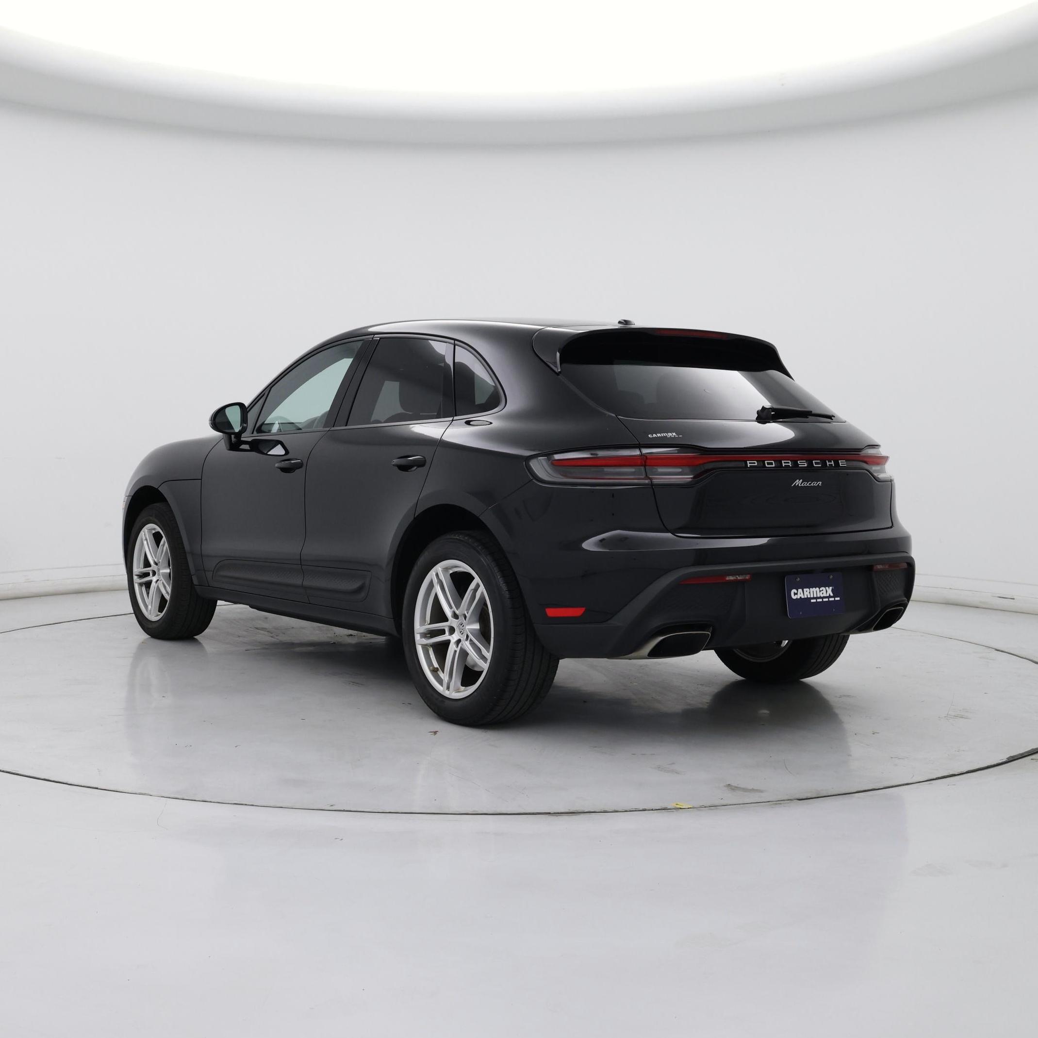 Thumbnail: 2023 Porsche Macan - 2