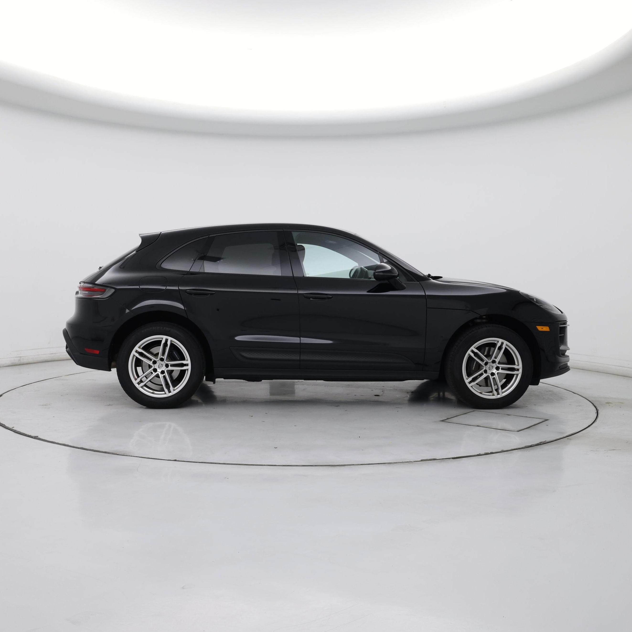 Thumbnail: 2023 Porsche Macan - 7