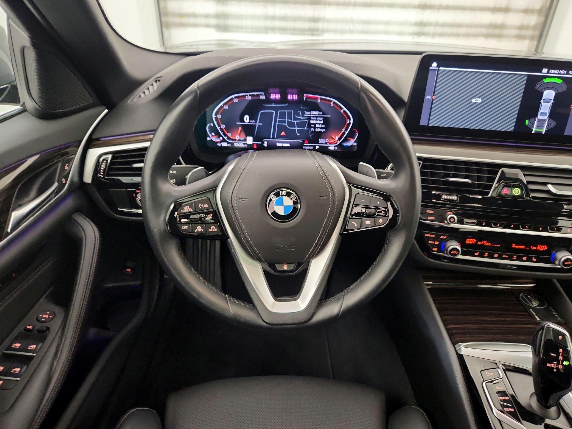 Thumbnail: 2023 BMW 5 Series - 10
