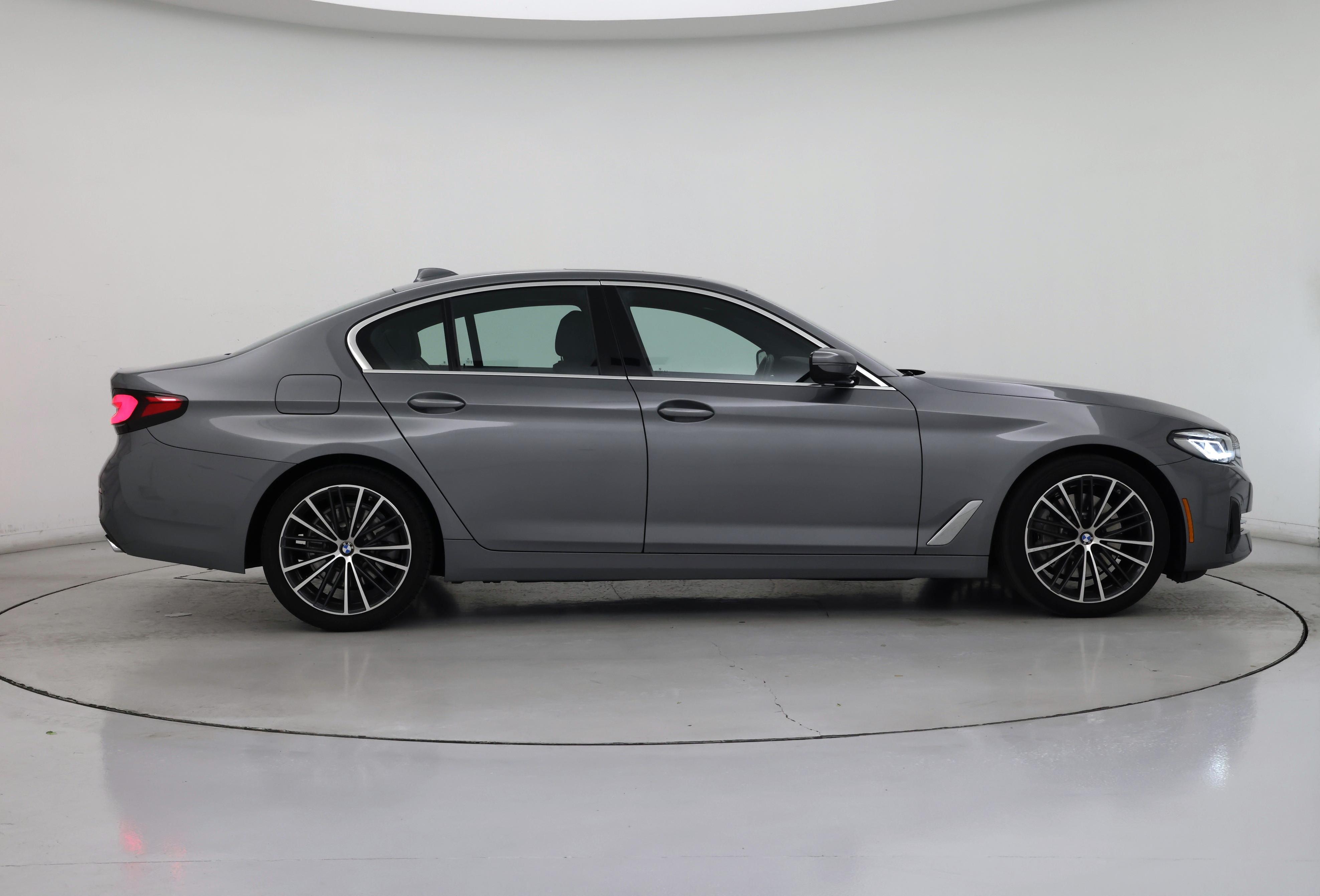 Thumbnail: 2023 BMW 5 Series - 7