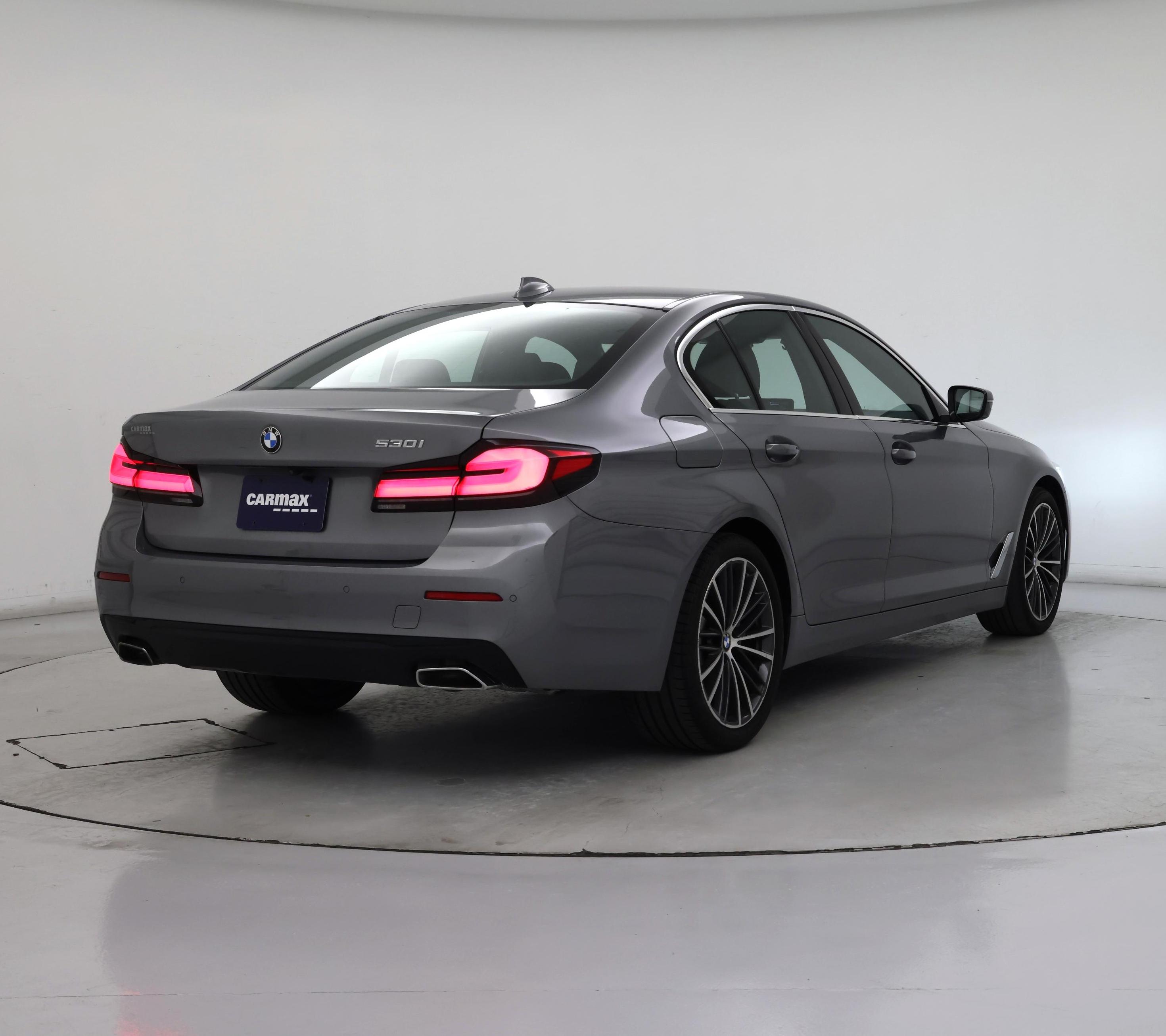 Thumbnail: 2023 BMW 5 Series - 8