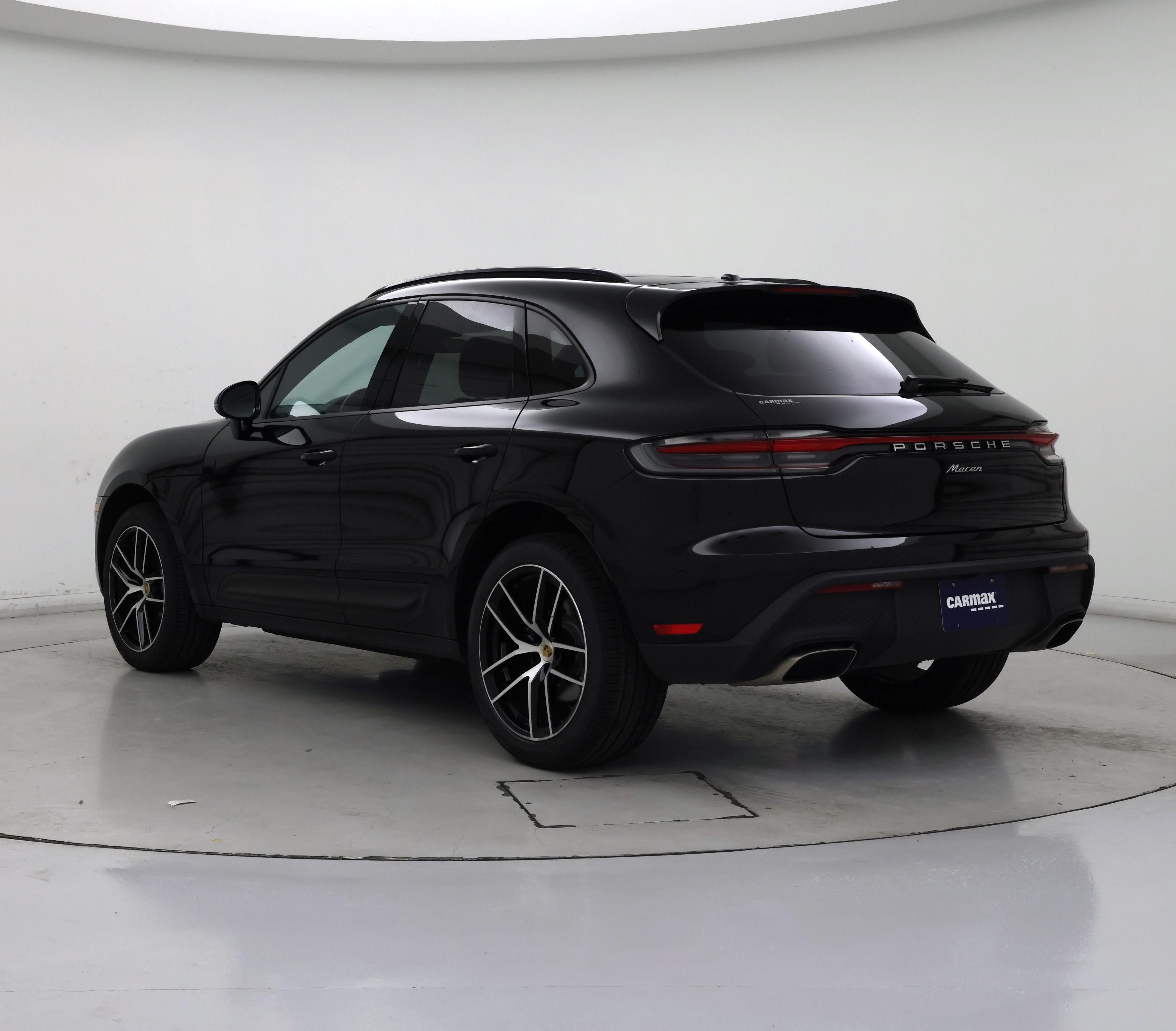 Thumbnail: 2023 Porsche Macan - 2