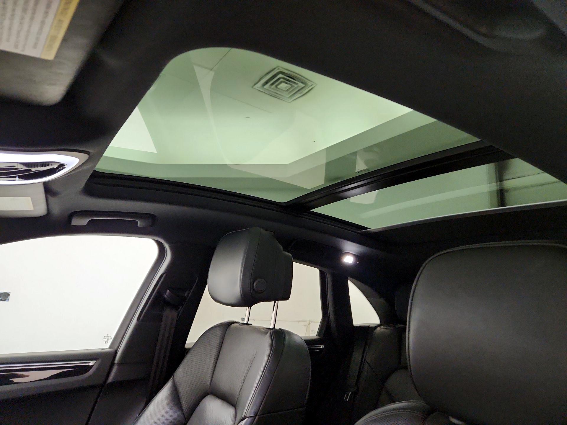 Thumbnail: 2023 Porsche Macan - 19