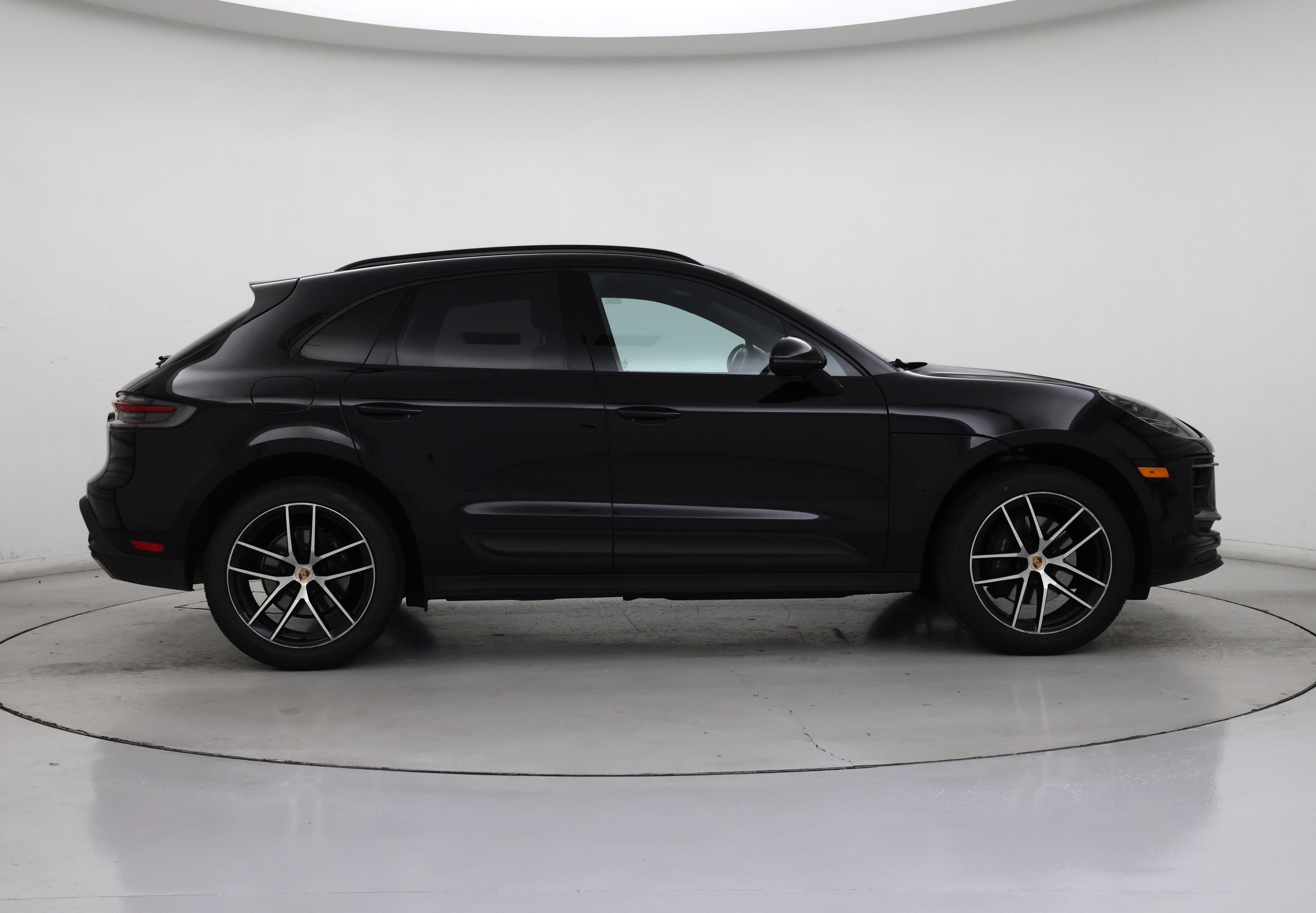 Thumbnail: 2023 Porsche Macan - 7