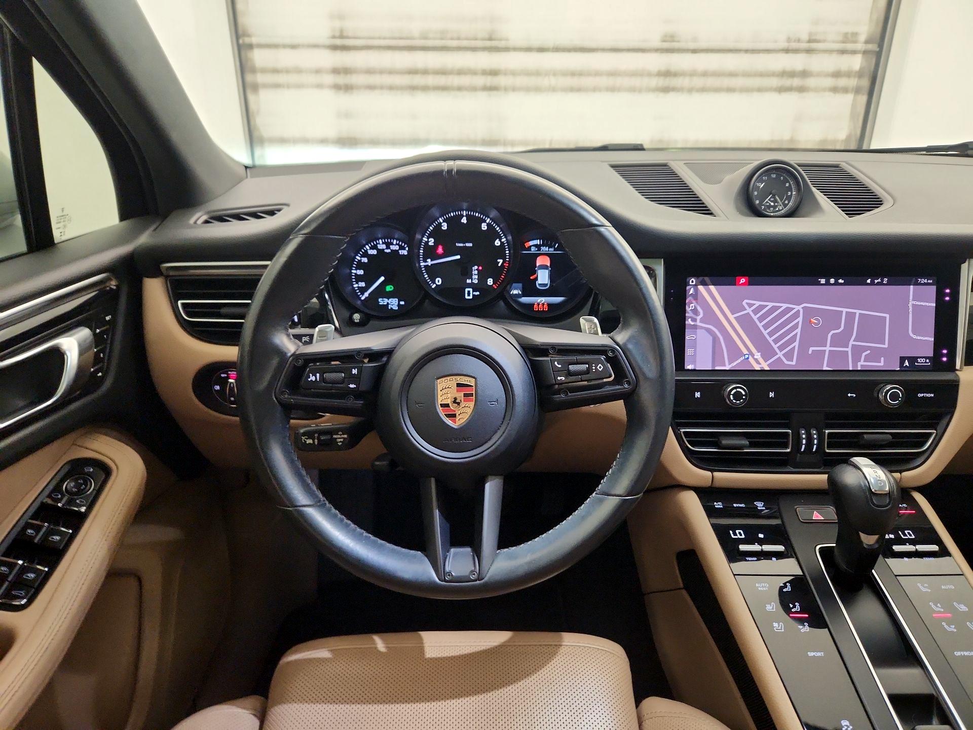 Thumbnail: 2023 Porsche Macan - 10