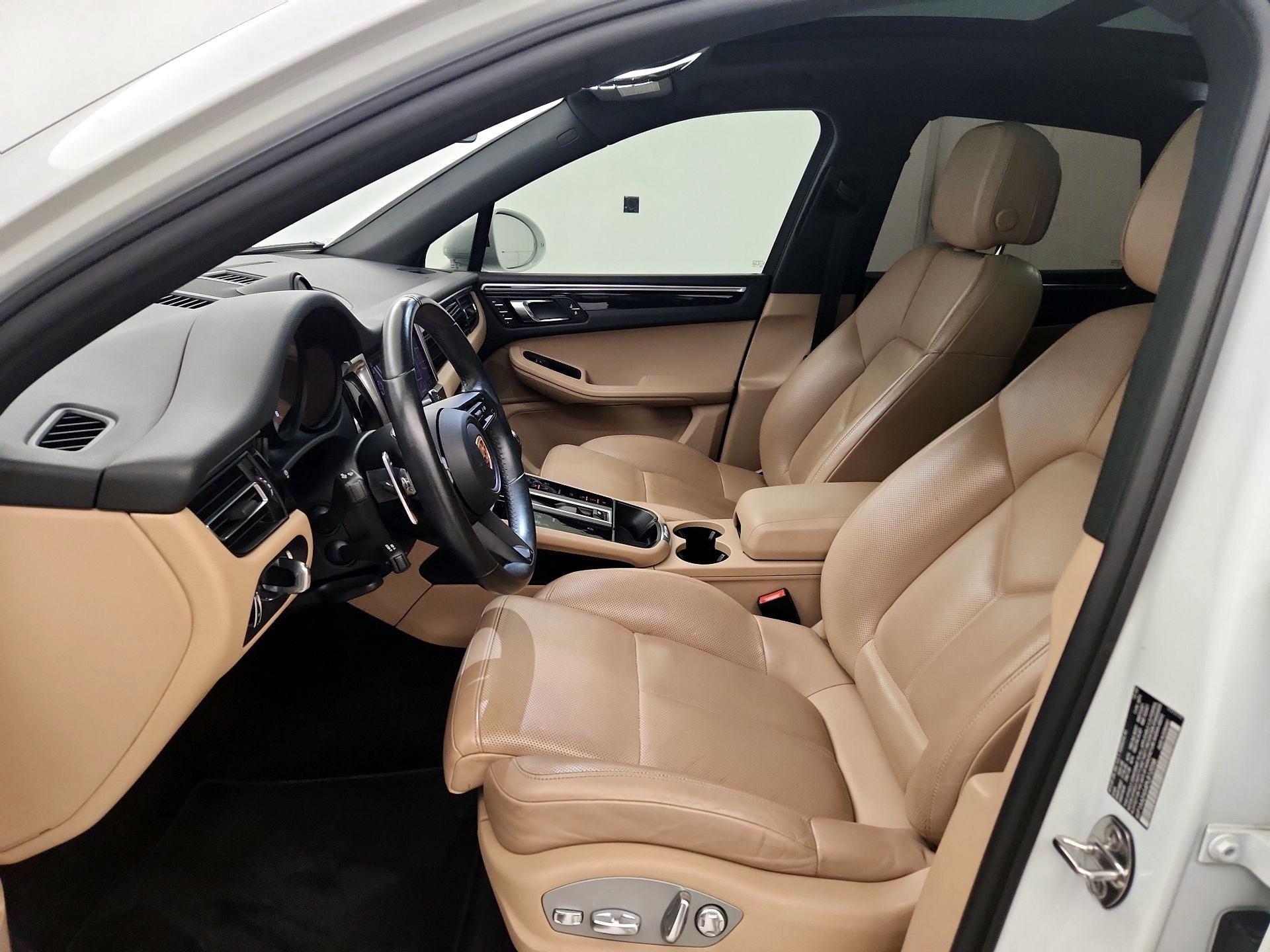 Thumbnail: 2023 Porsche Macan - 11