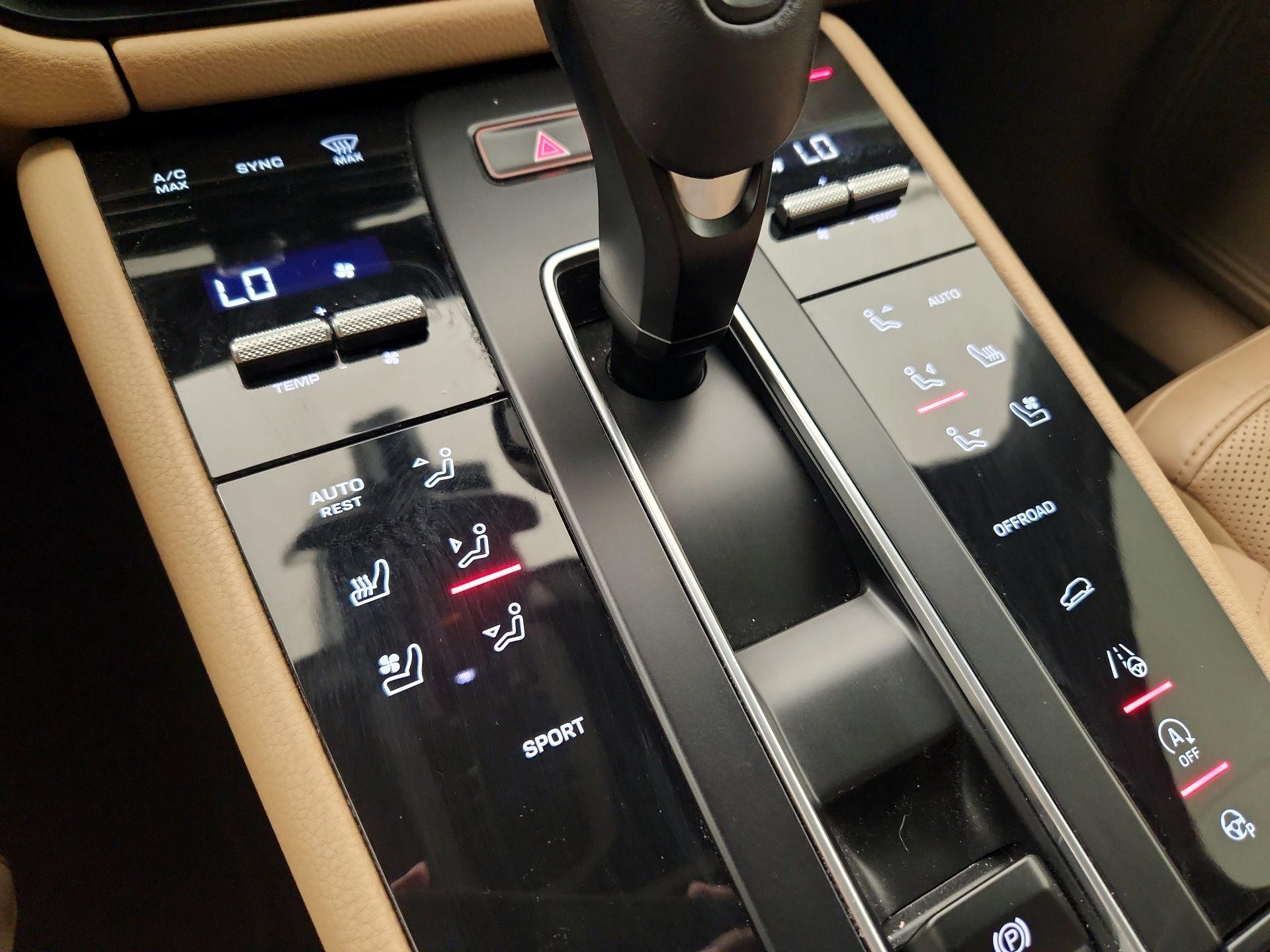 Thumbnail: 2023 Porsche Macan - 17