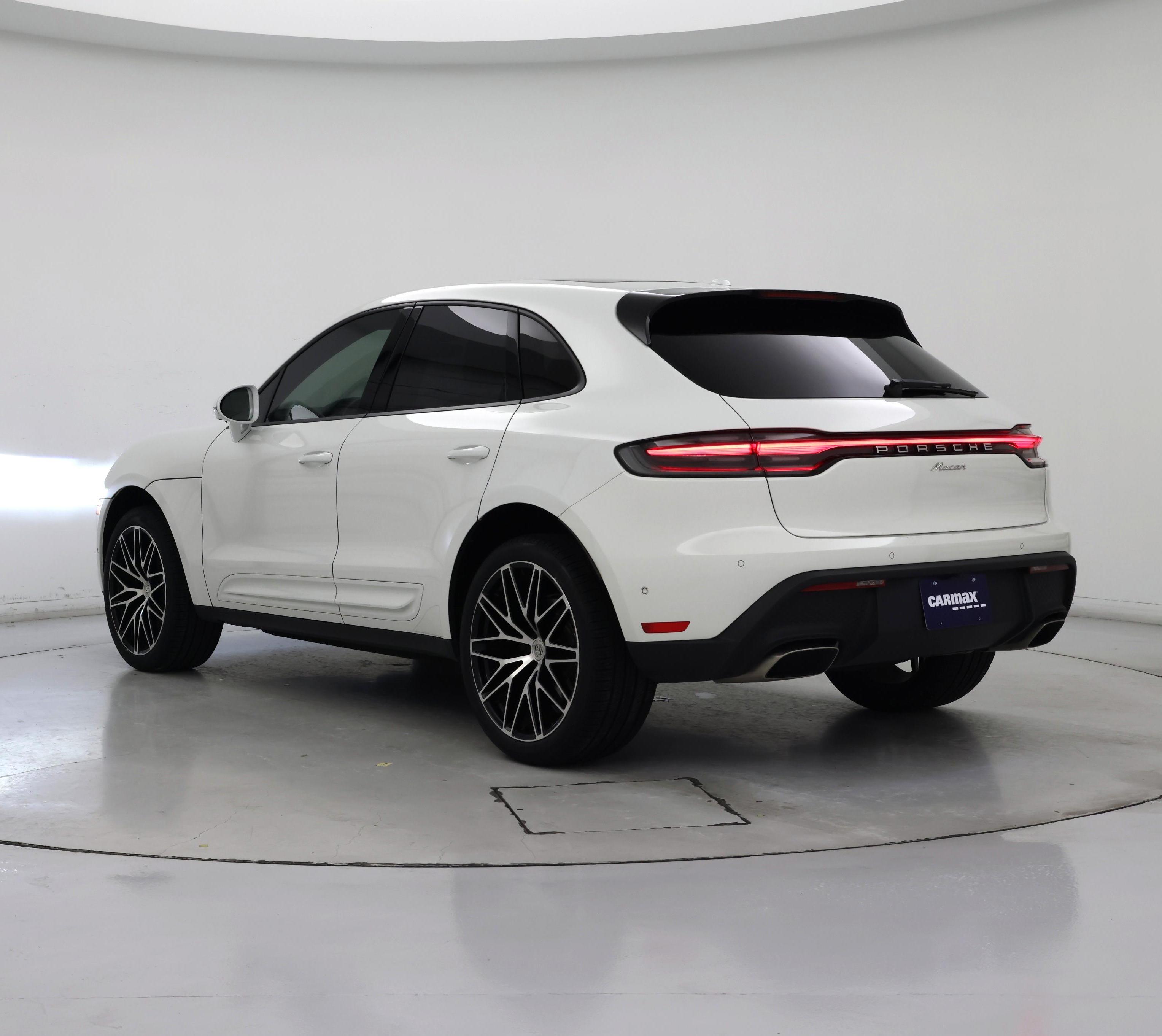 Thumbnail: 2023 Porsche Macan - 2