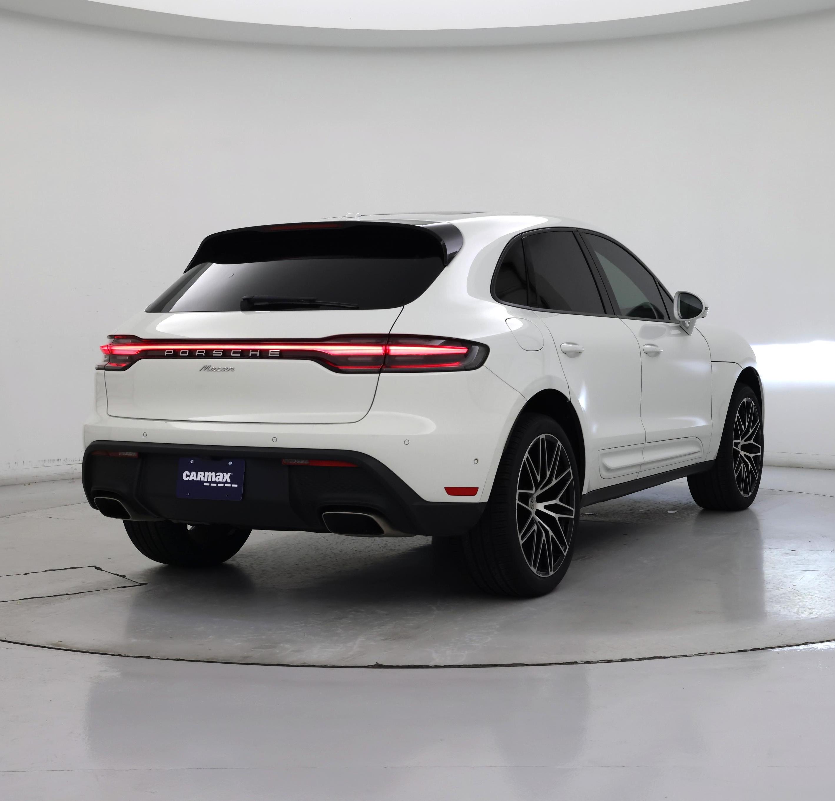 Thumbnail: 2023 Porsche Macan - 8