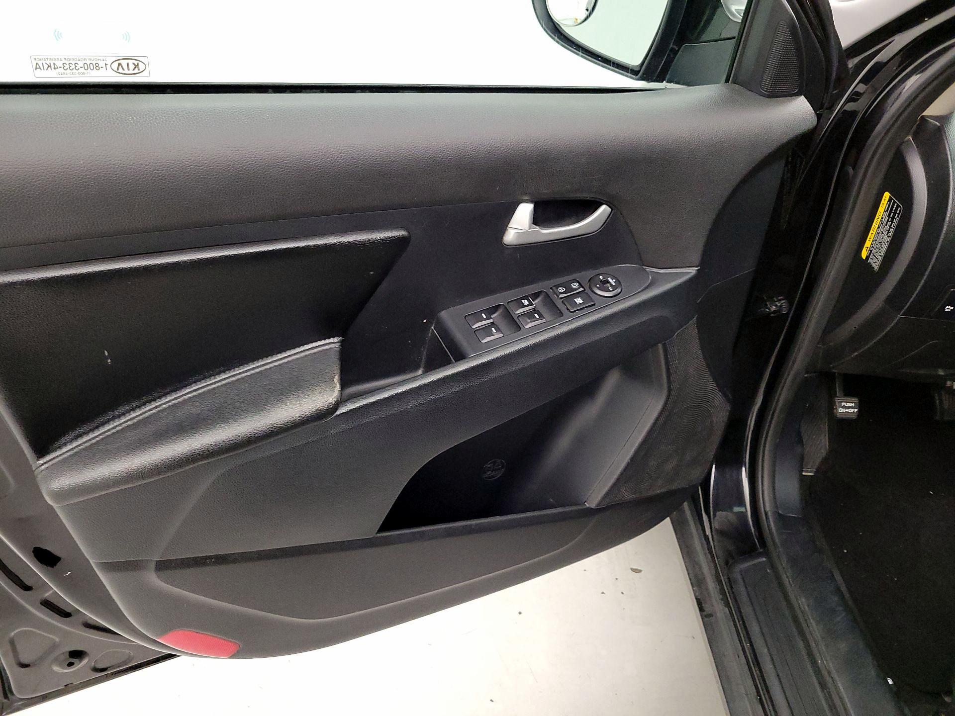 Thumbnail: 2014 Kia Sportage - 12