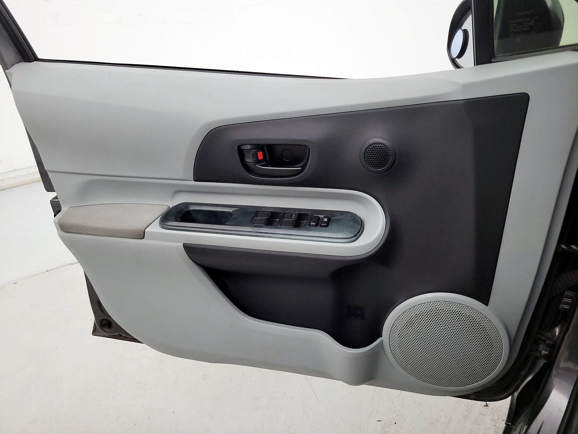 Thumbnail: 2014 Toyota Prius c - 12