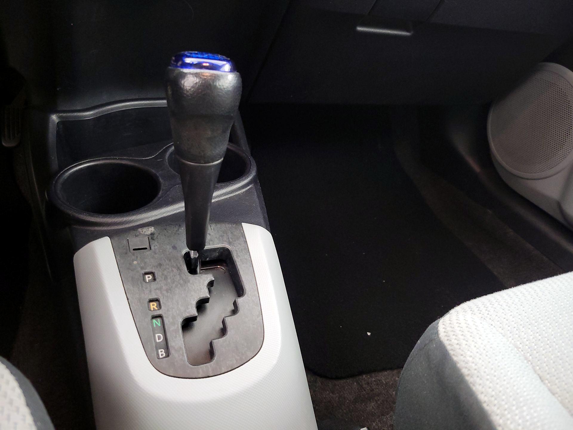 Thumbnail: 2014 Toyota Prius c - 16