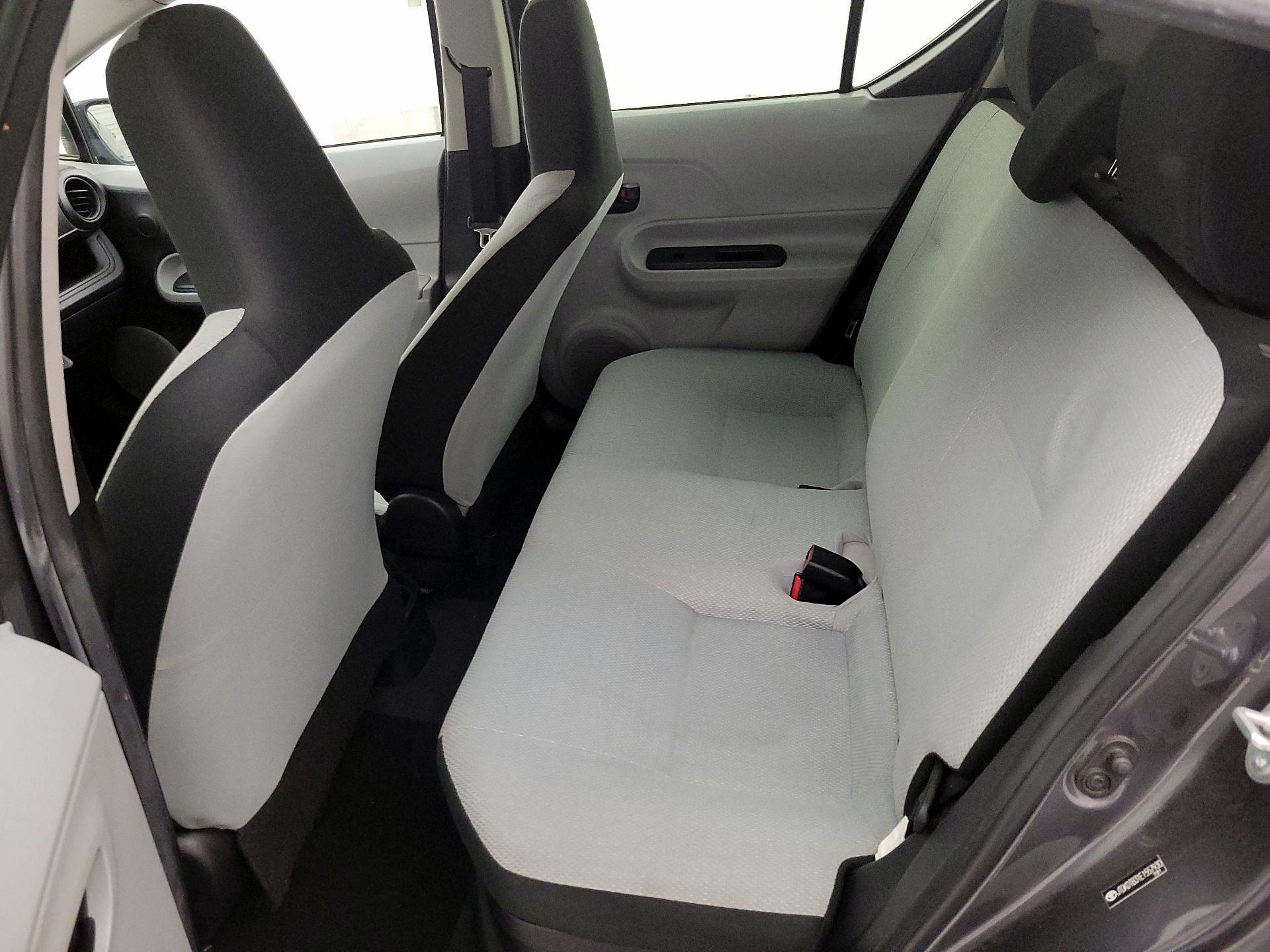 Thumbnail: 2014 Toyota Prius c - 17
