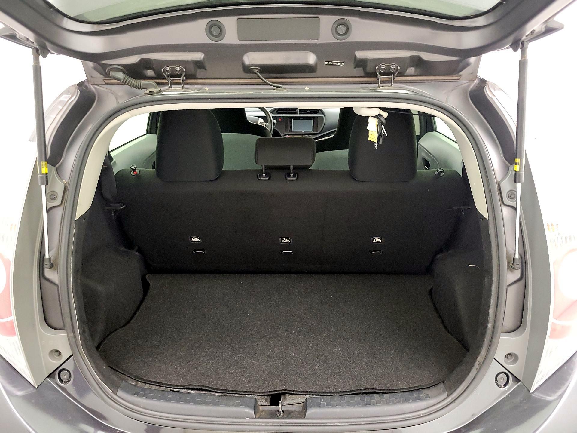 Thumbnail: 2014 Toyota Prius c - 19