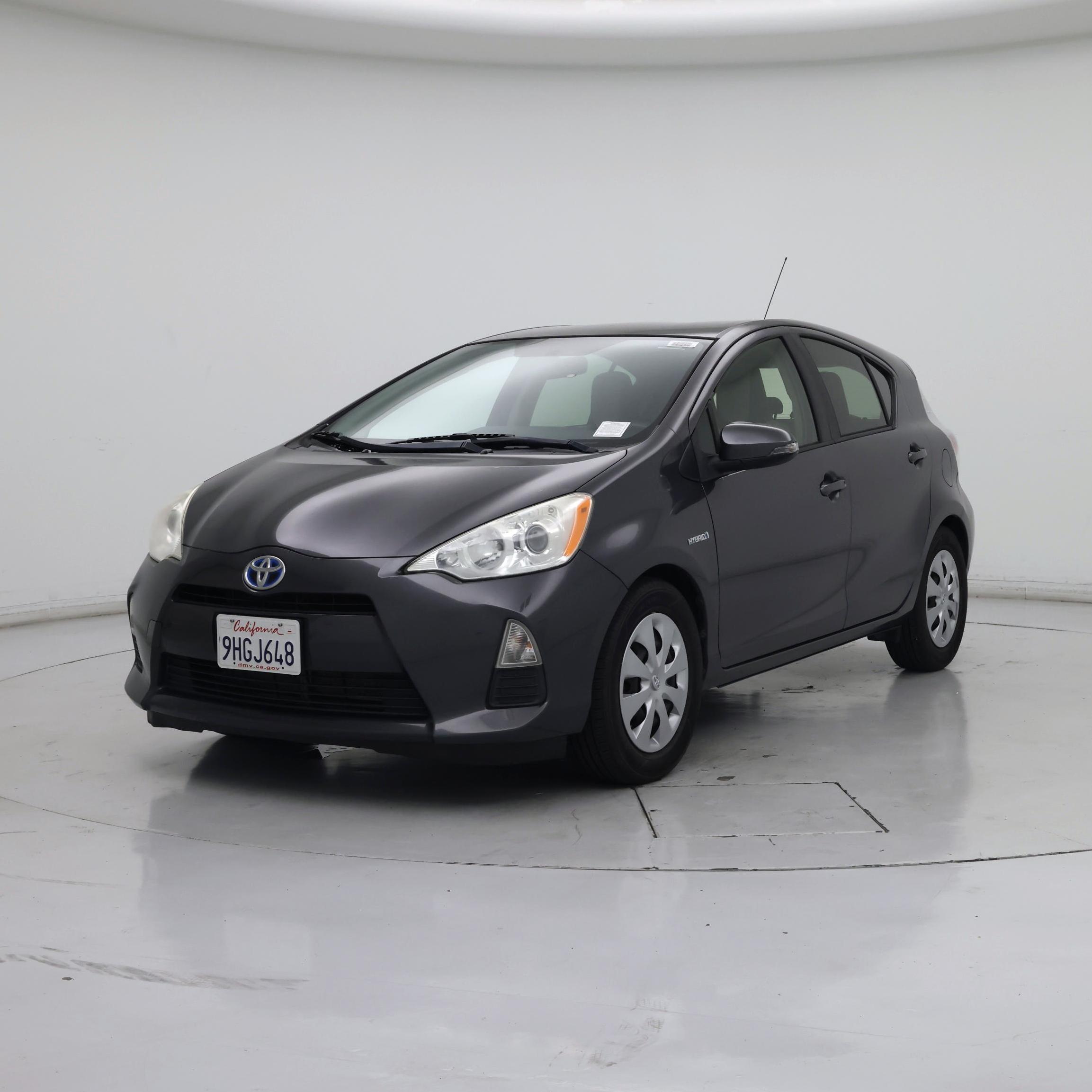 Thumbnail: 2014 Toyota Prius c - 4