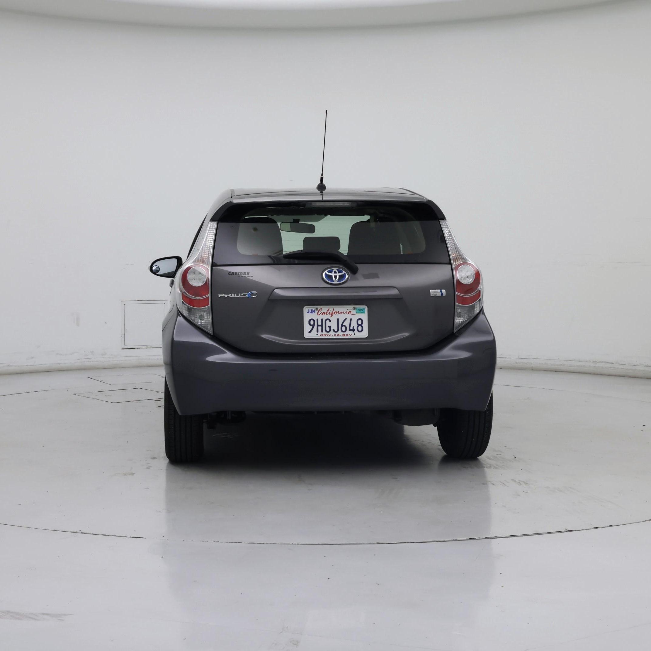 Thumbnail: 2014 Toyota Prius c - 6