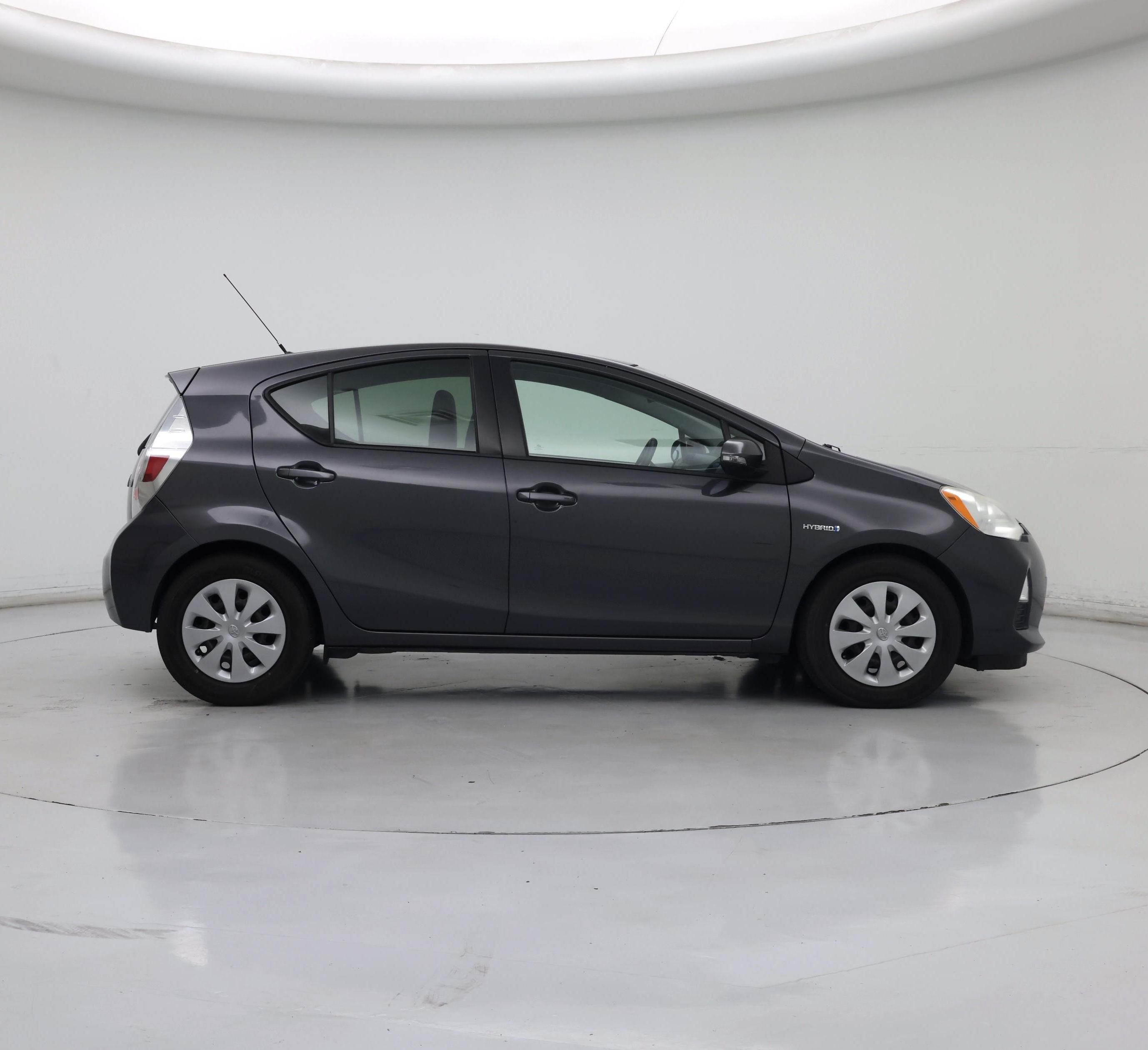 Thumbnail: 2014 Toyota Prius c - 7