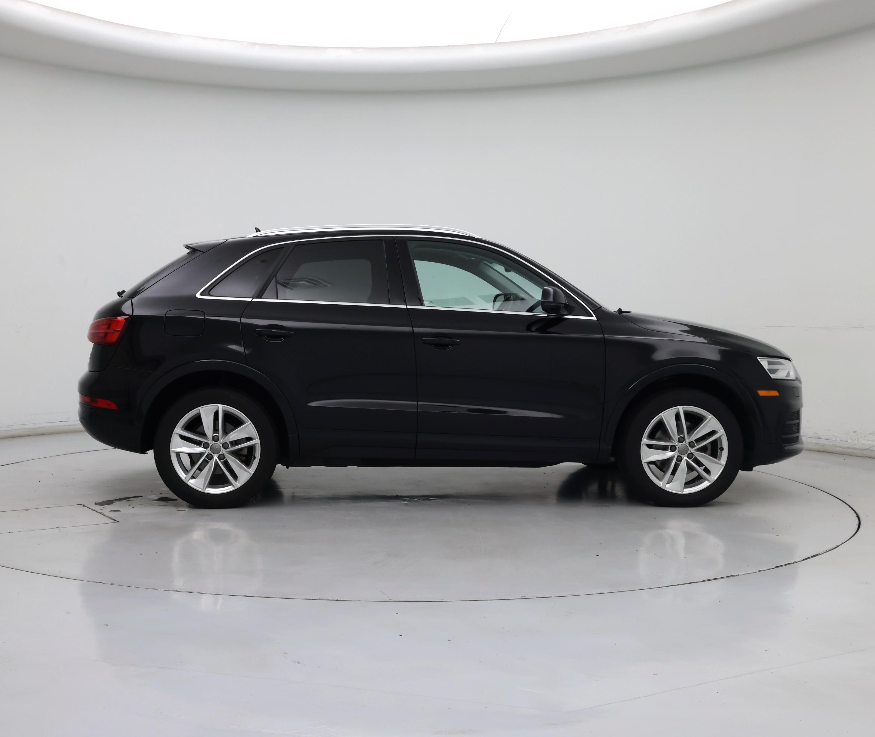 Thumbnail: 2017 Audi Q3 - 7