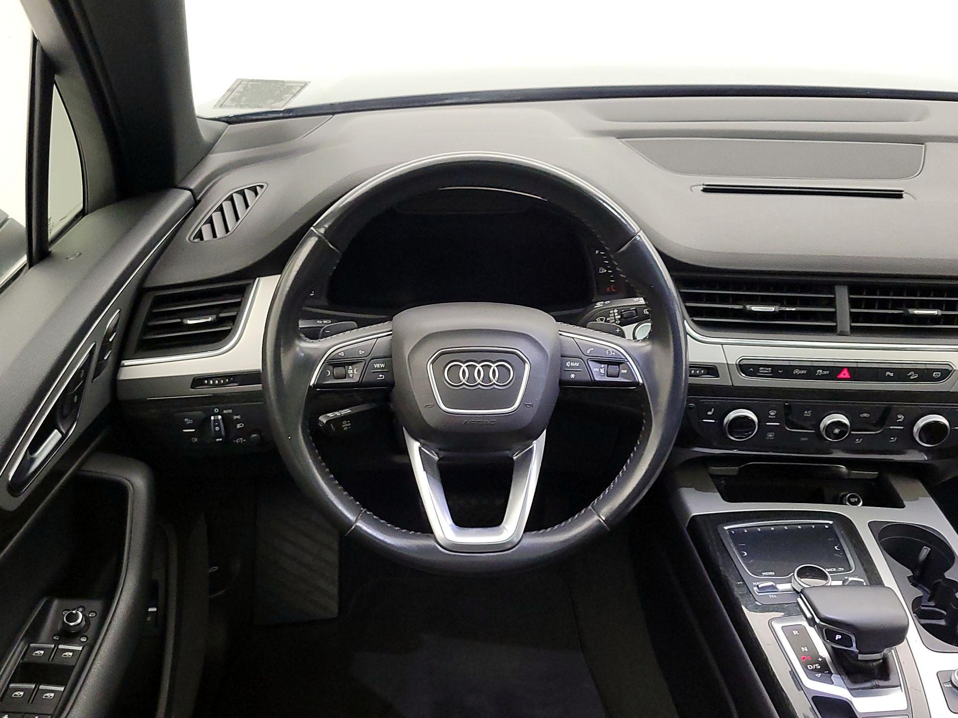Thumbnail: 2019 Audi Q7 - 10