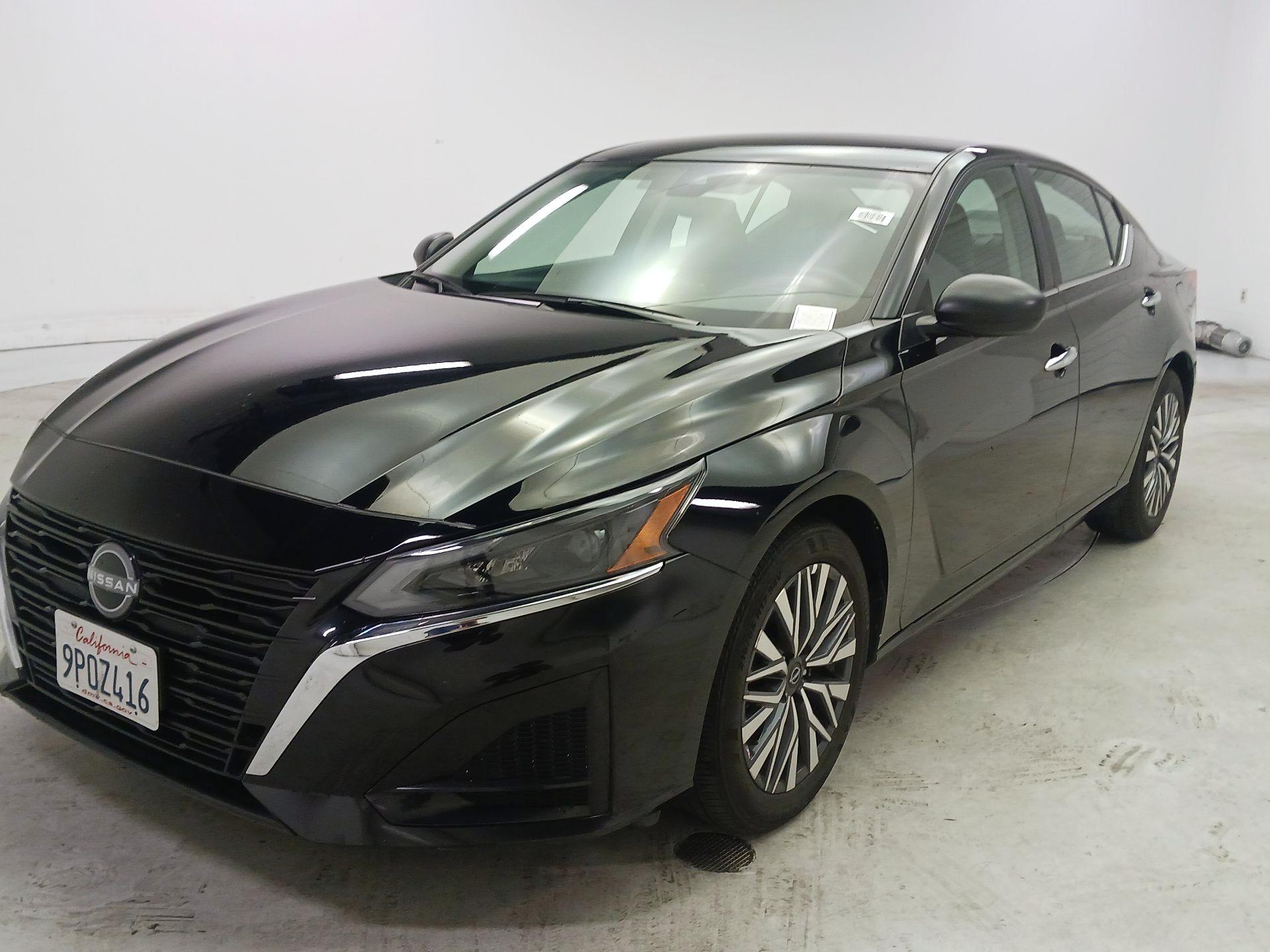 Thumbnail: 2025 Nissan Altima - 3