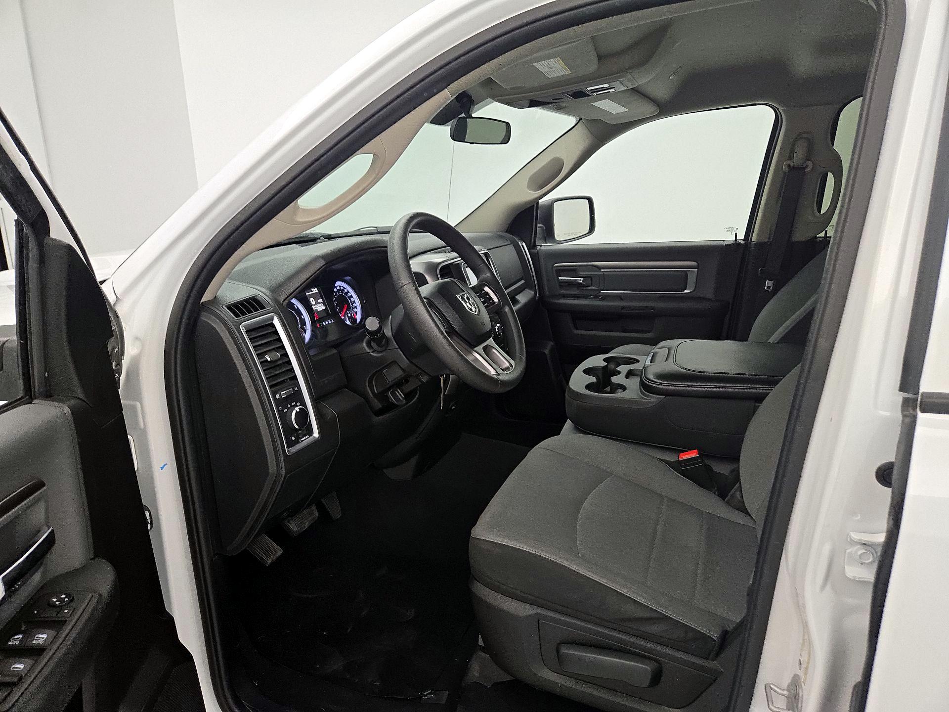 Thumbnail: 2024 RAM 1500 Classic - 11